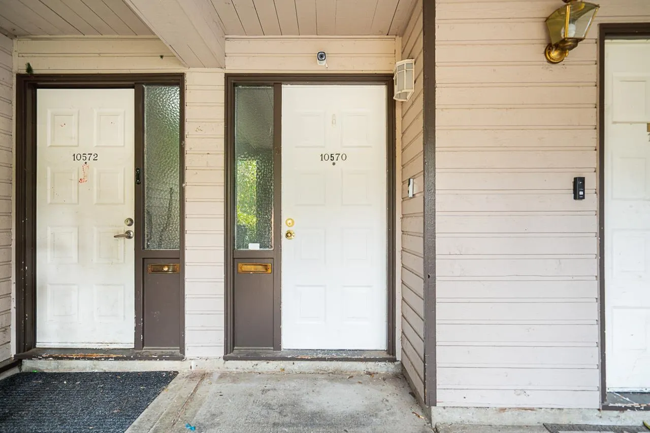 10570 Holly Park Lane