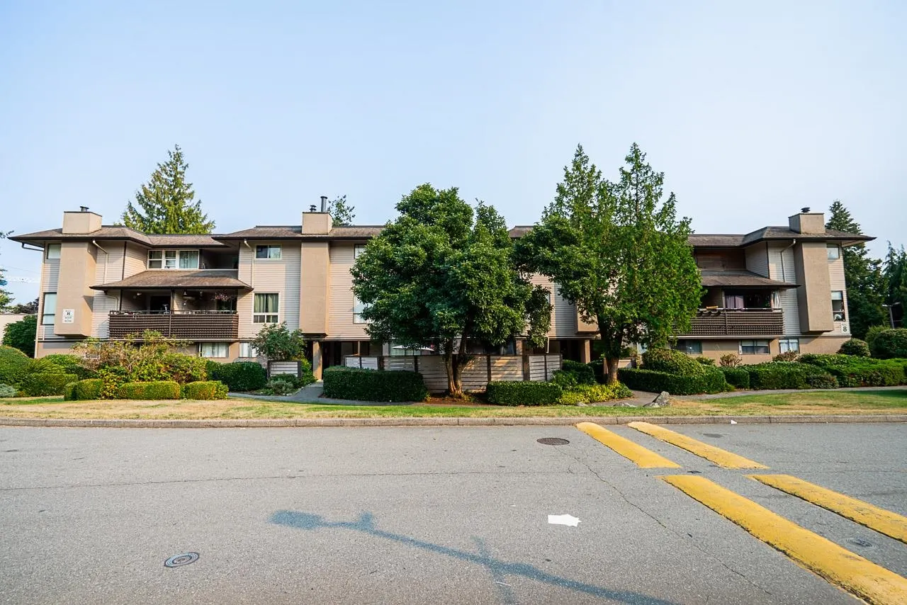 10570 Holly Park Lane
