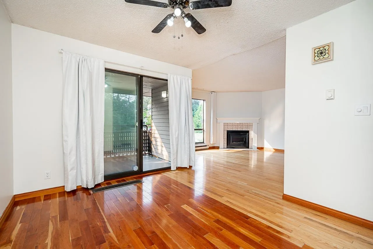 10570 Holly Park Lane