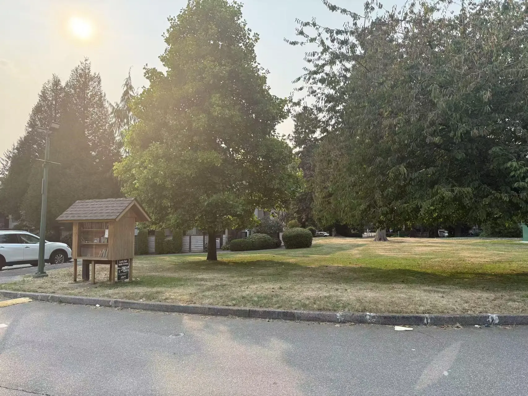 10570 Holly Park Lane