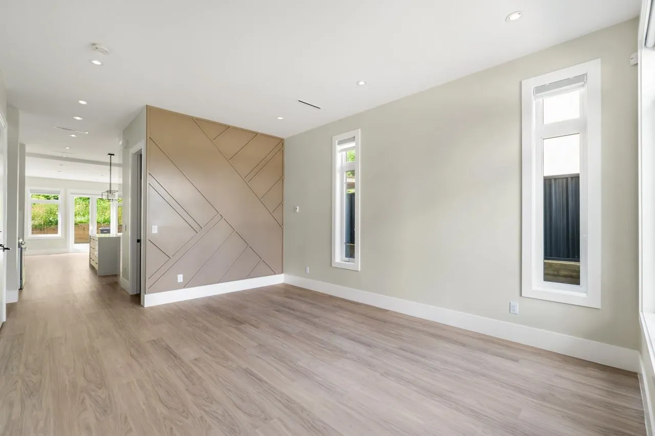 1 4096 Nithsdale Street