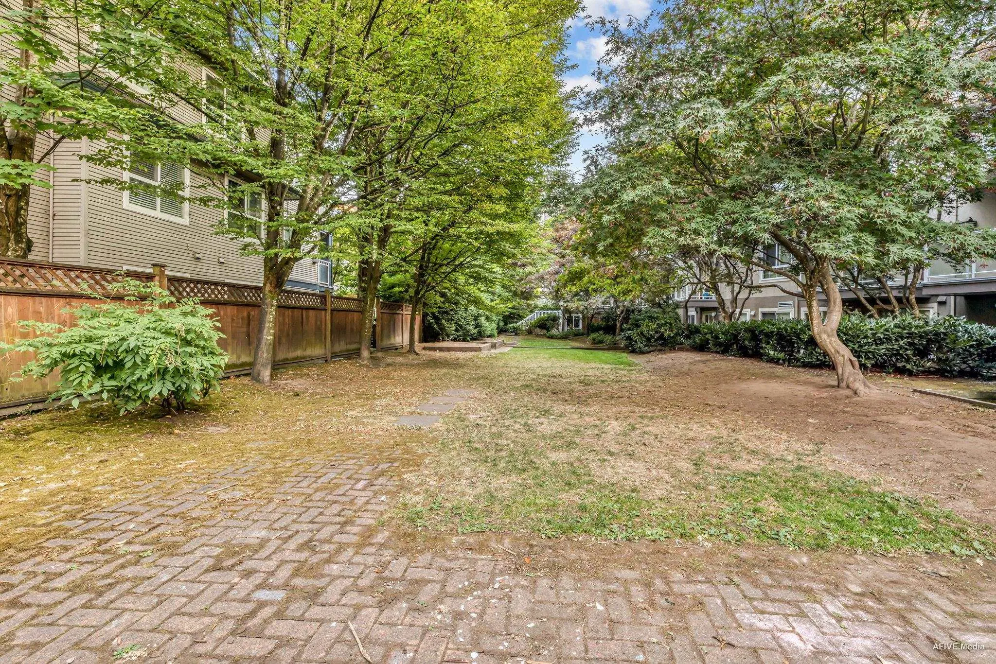 210 8110 120a Street