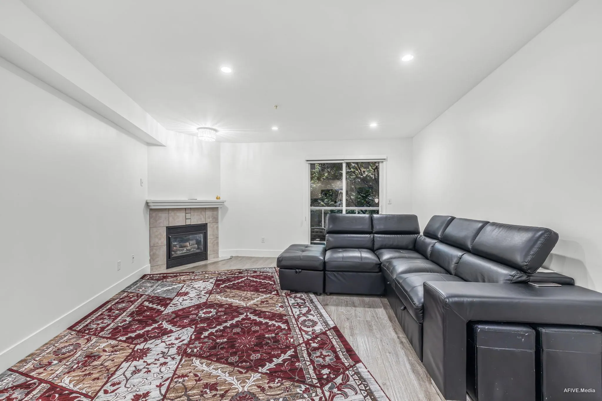 210 8110 120a Street