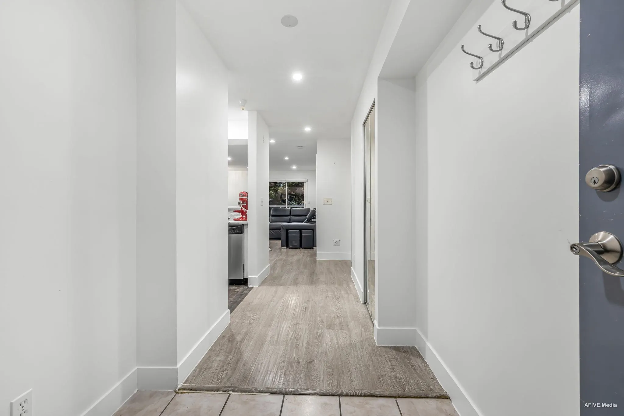 210 8110 120a Street