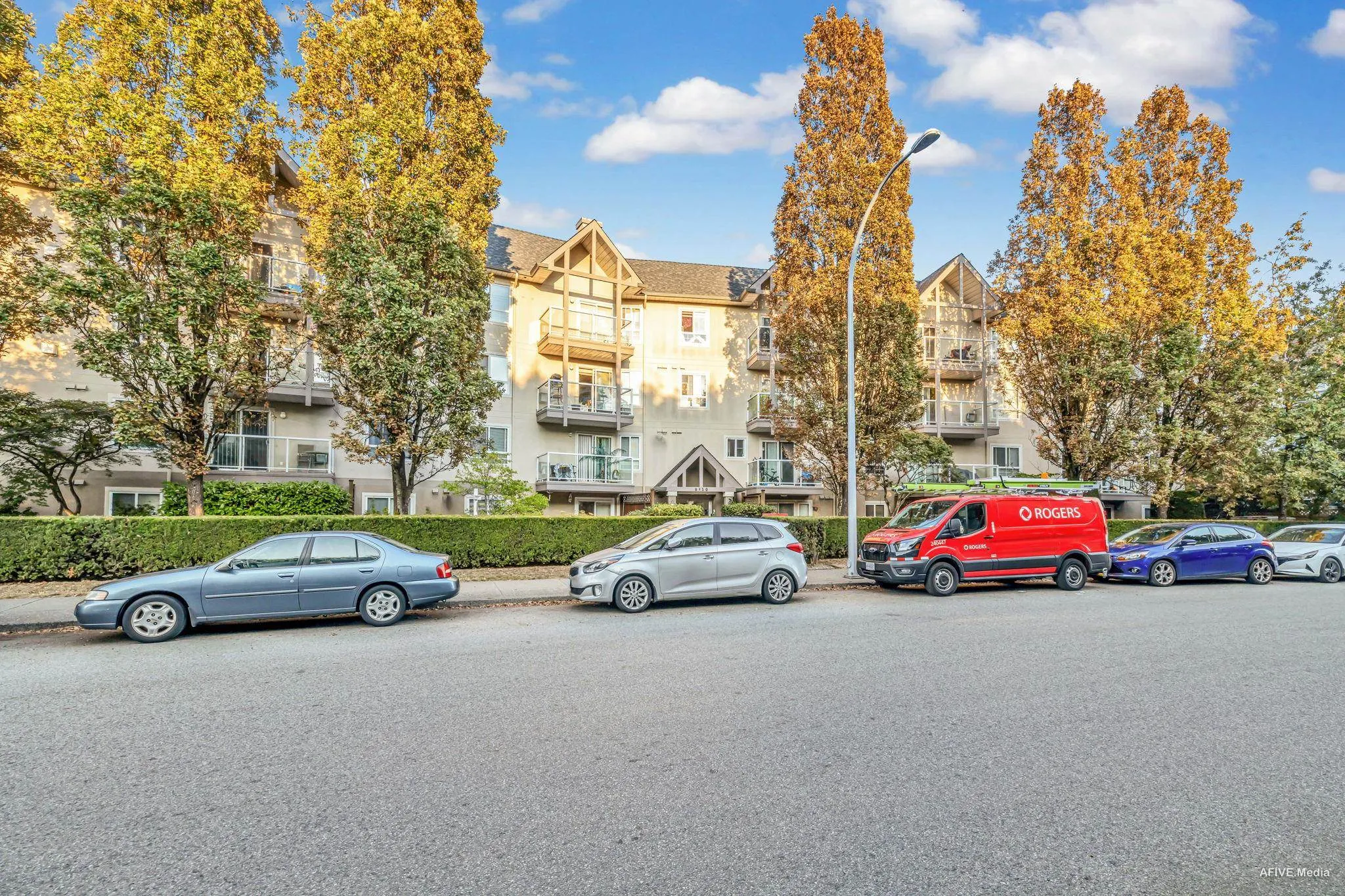 210 8110 120a Street