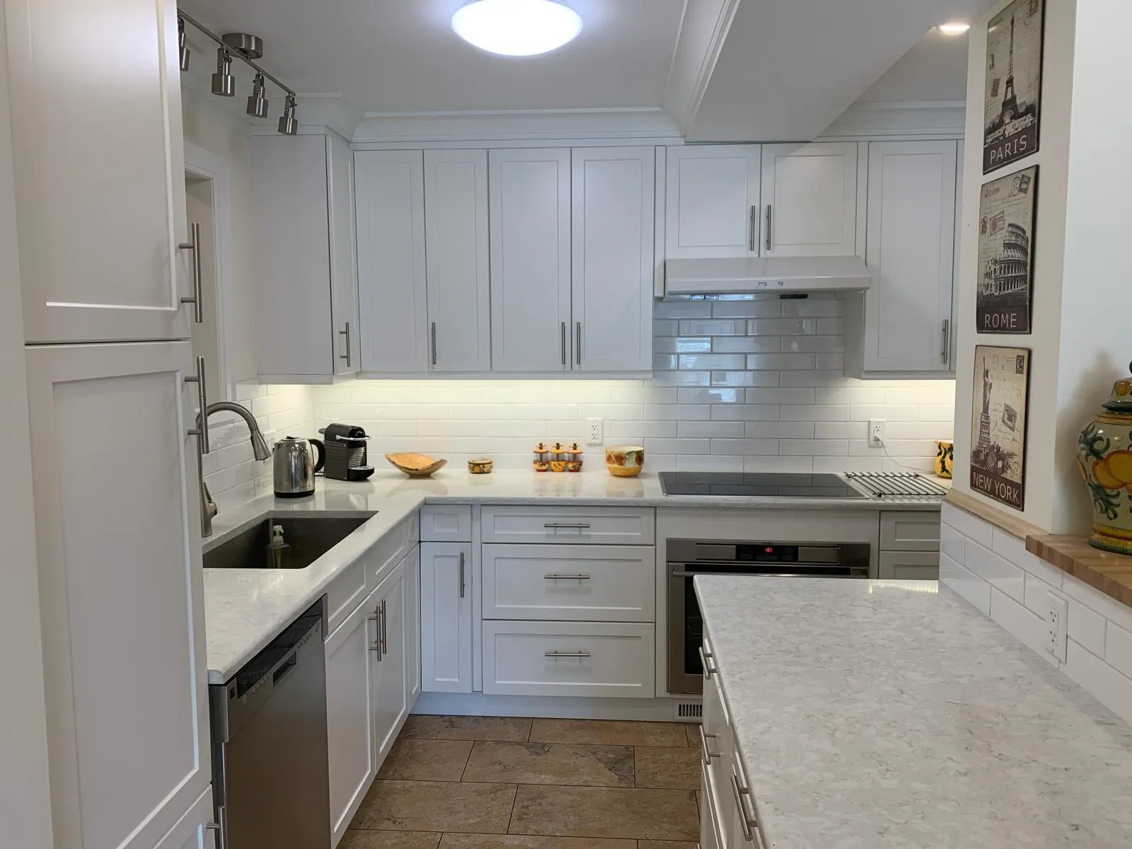 318 1235 W 15th Avenue