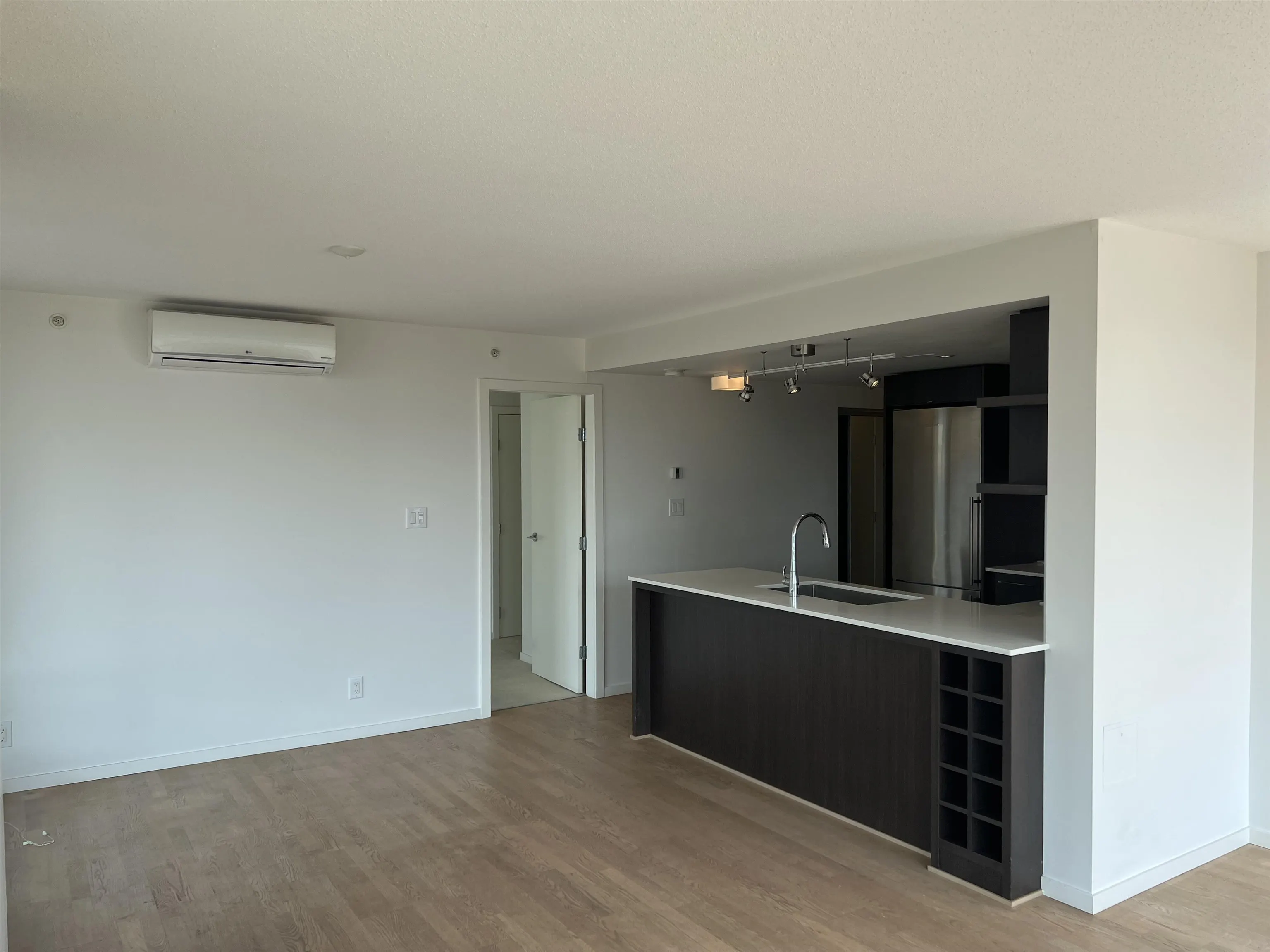 1213 7988 Ackroyd Road