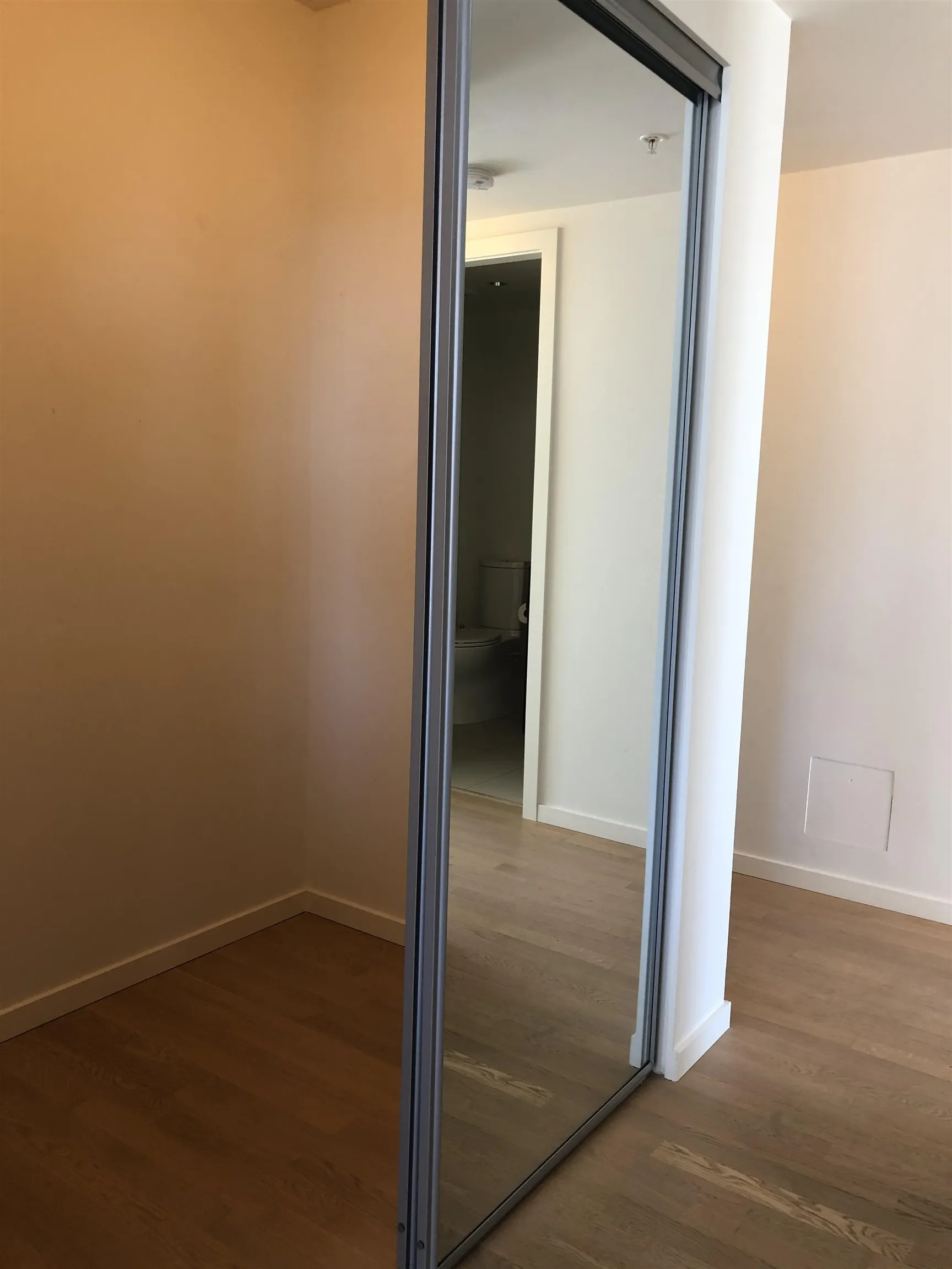 1213 7988 Ackroyd Road
