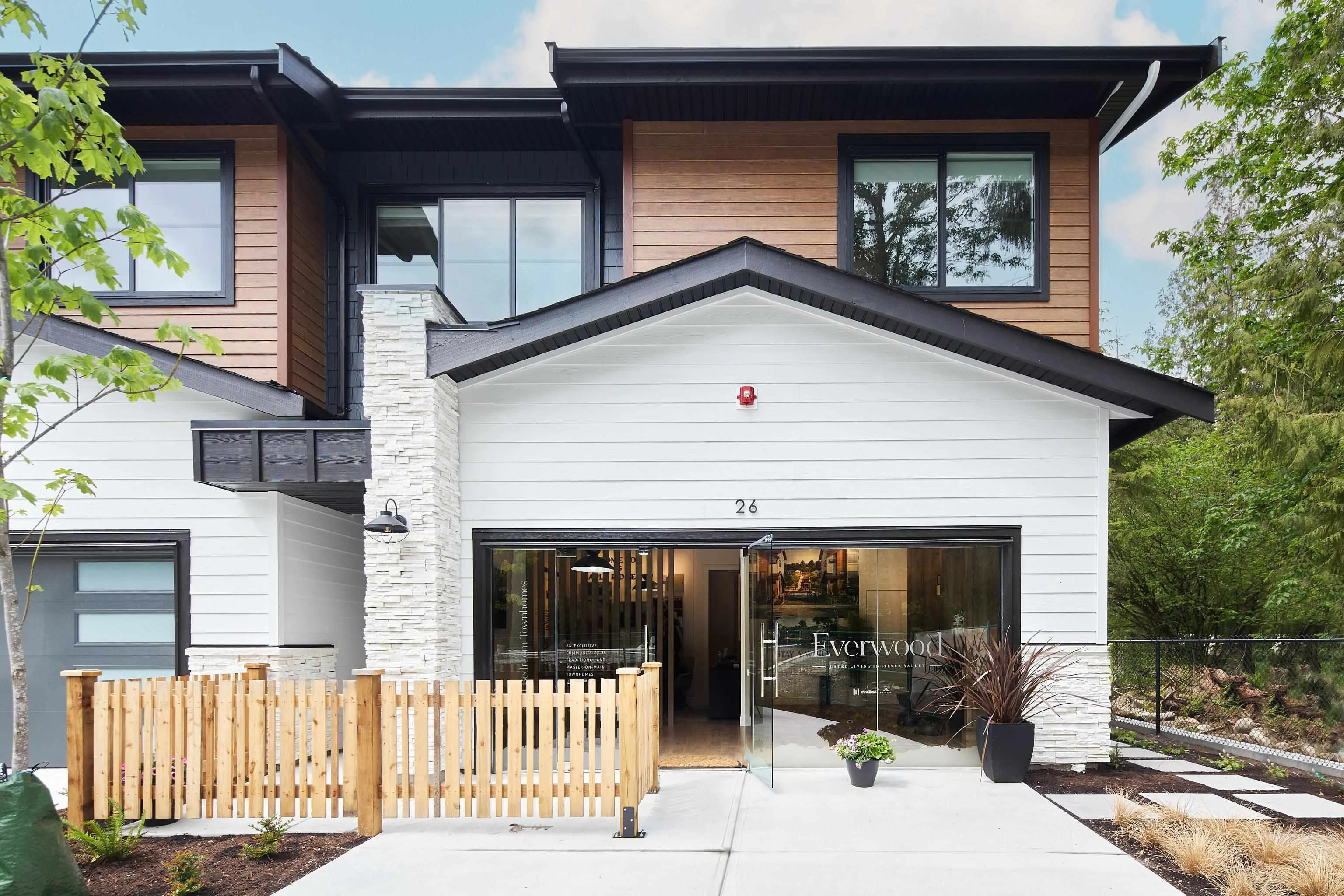 24 23697 Fern Crescent