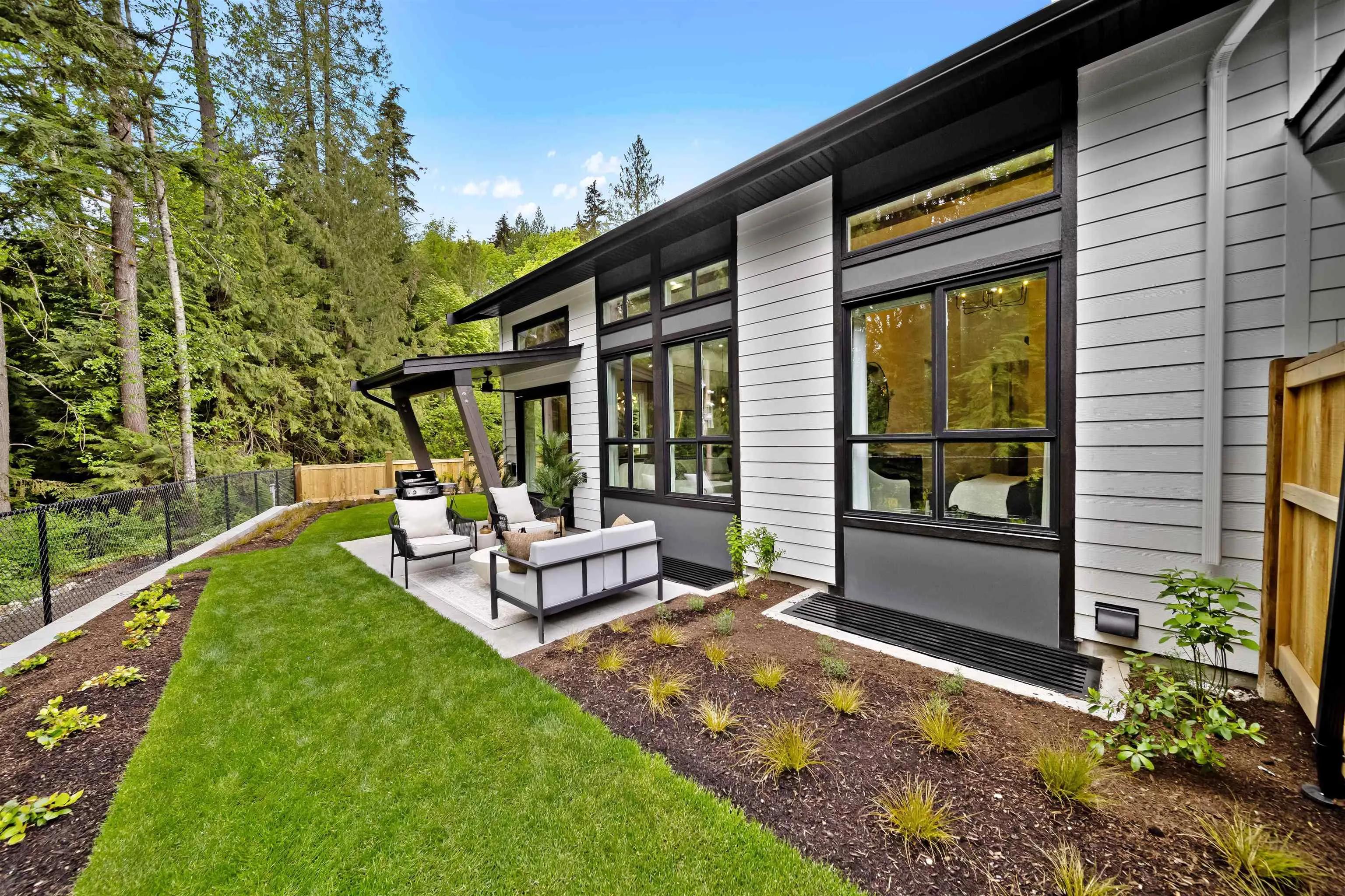 24 23697 Fern Crescent