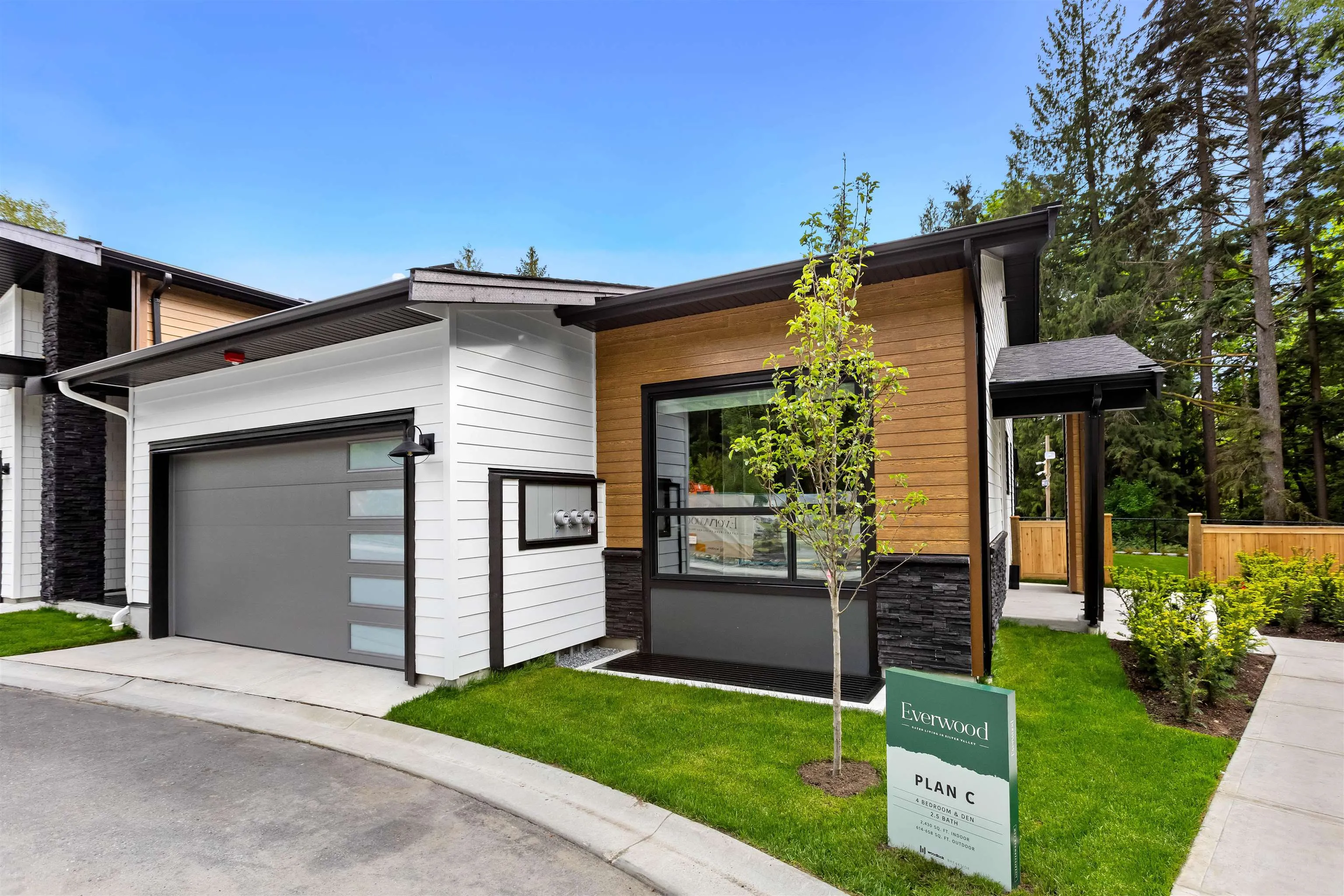 24 23697 Fern Crescent