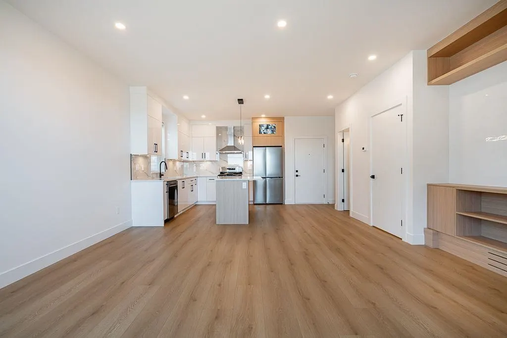 101 16697 16 Avenue