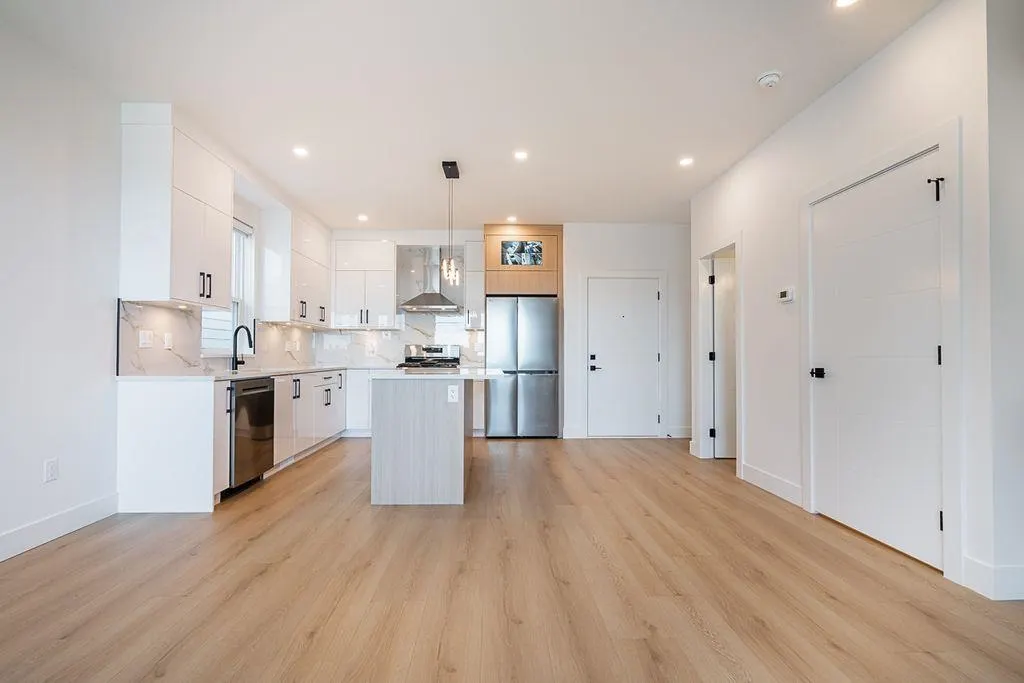 101 16697 16 Avenue