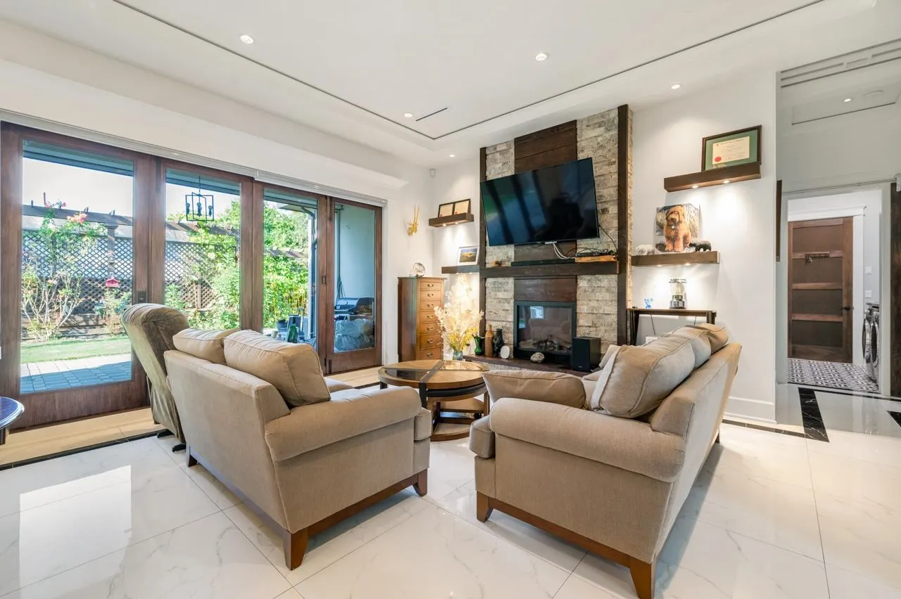 6599 Yeats Crescent