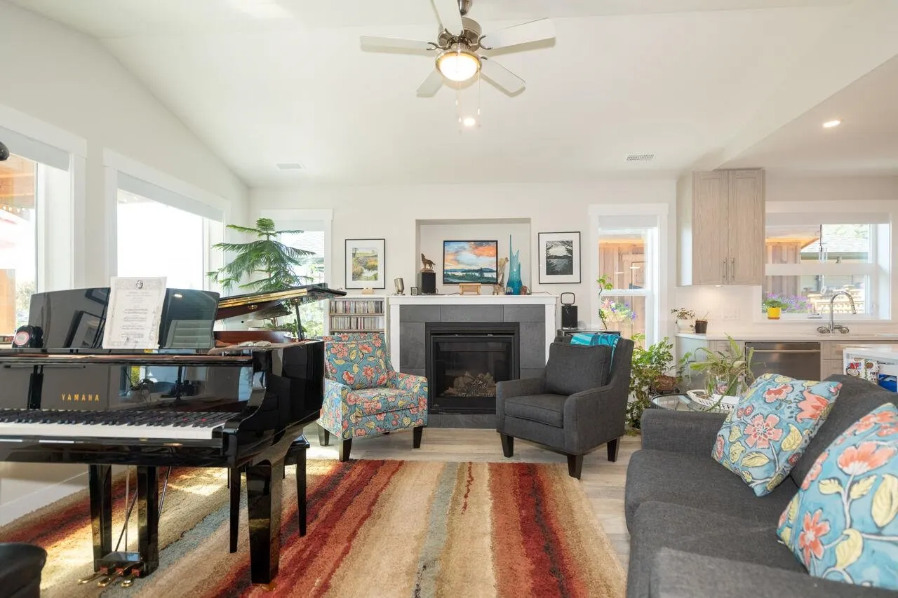 1117 Celia Crescent