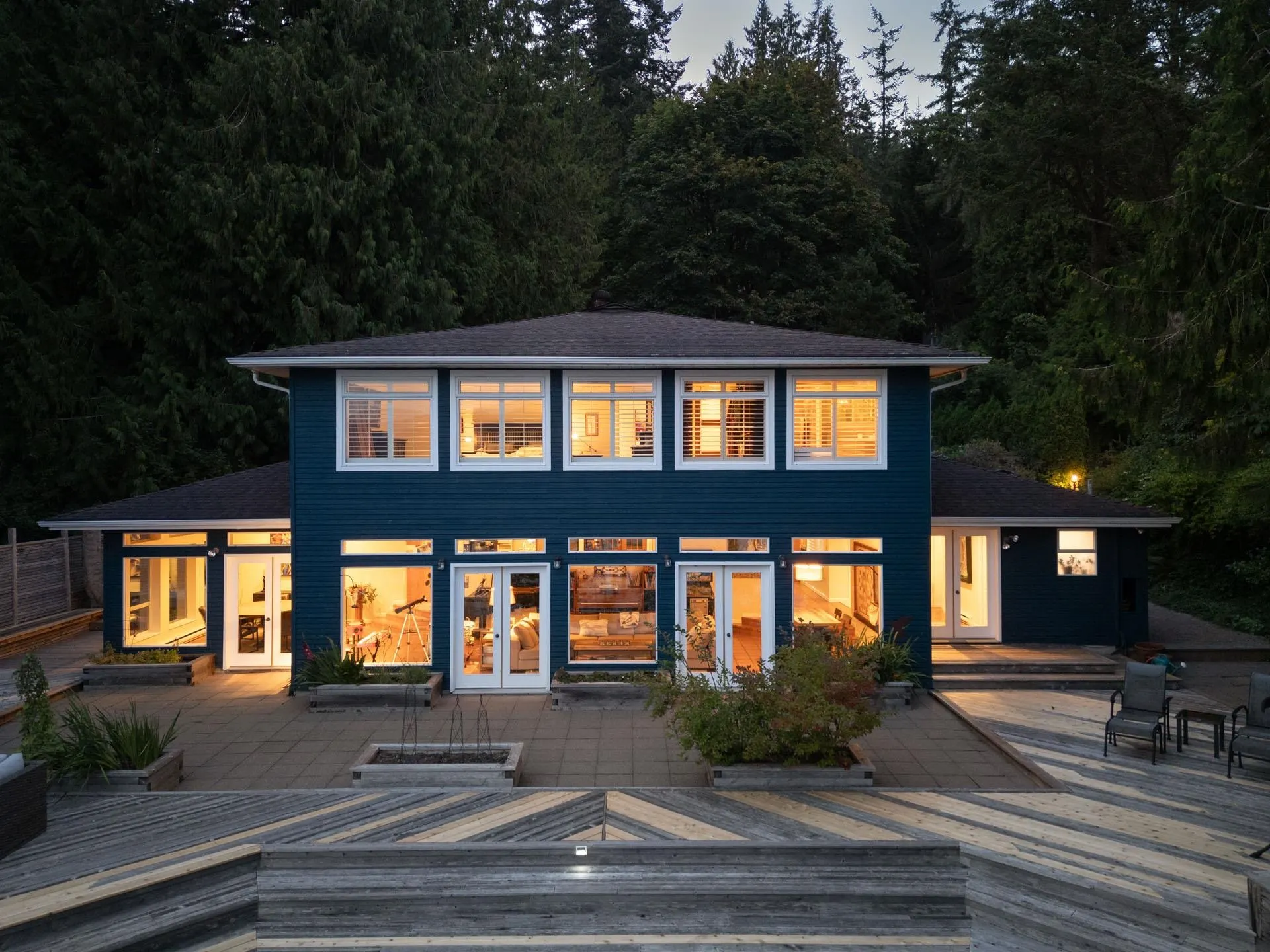 5439 Indian River Drive