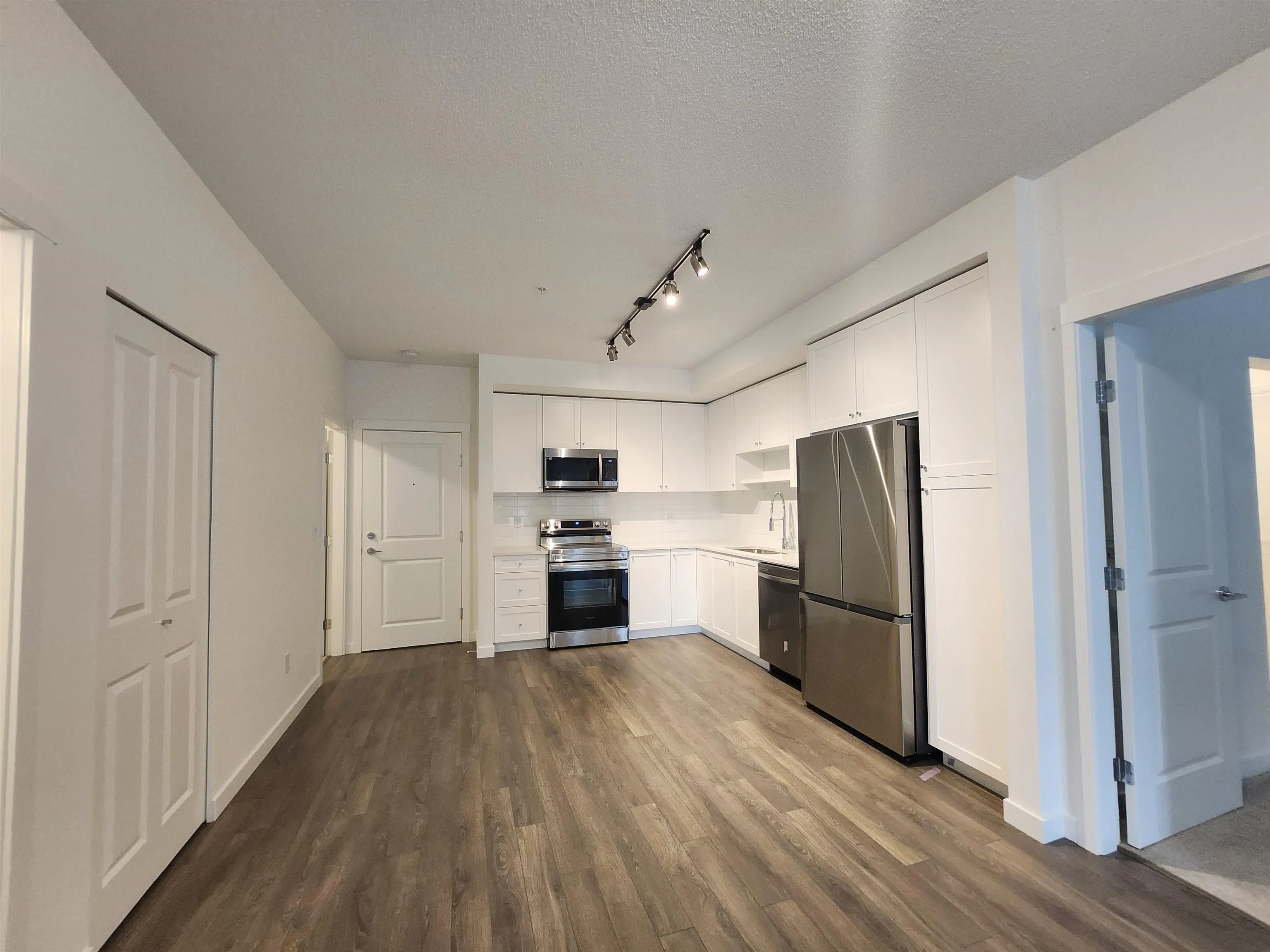 218 15815 85 Avenue