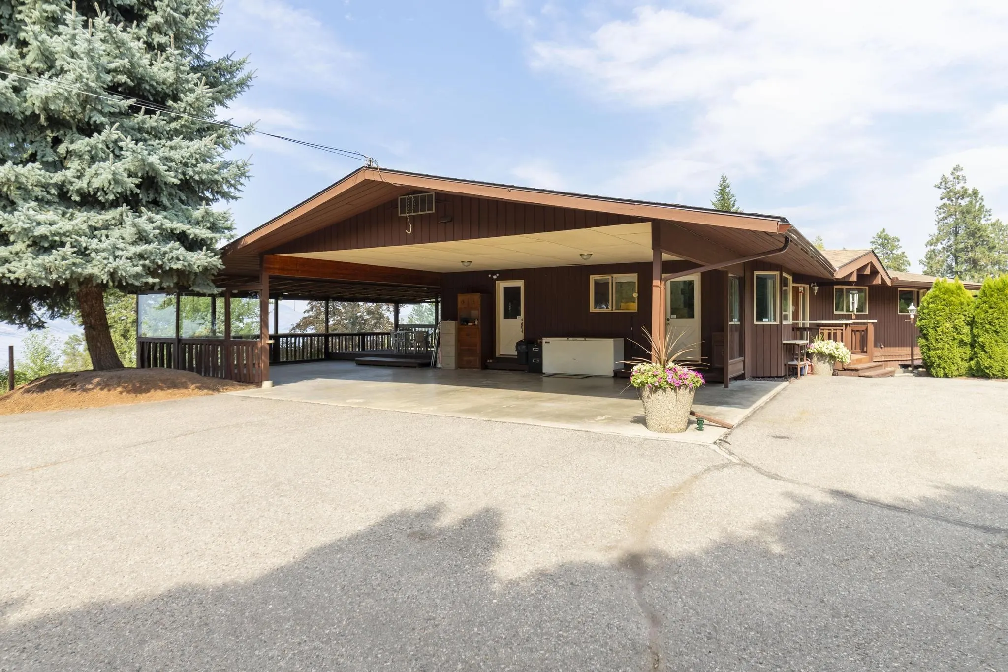 4980 Chute Lake Road