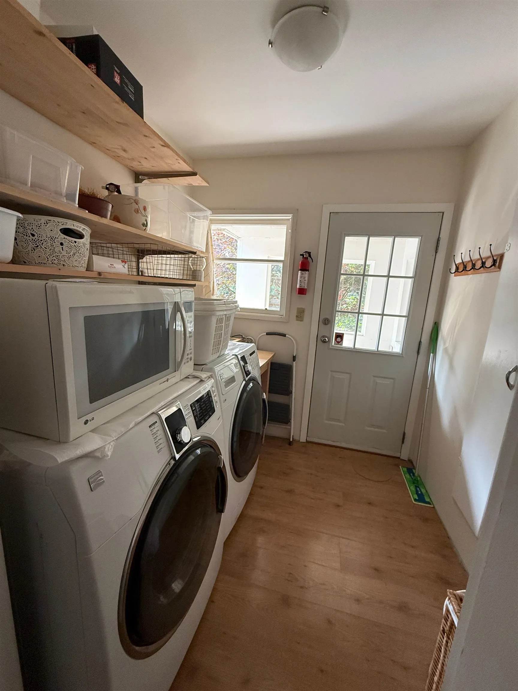527 W 14th Street