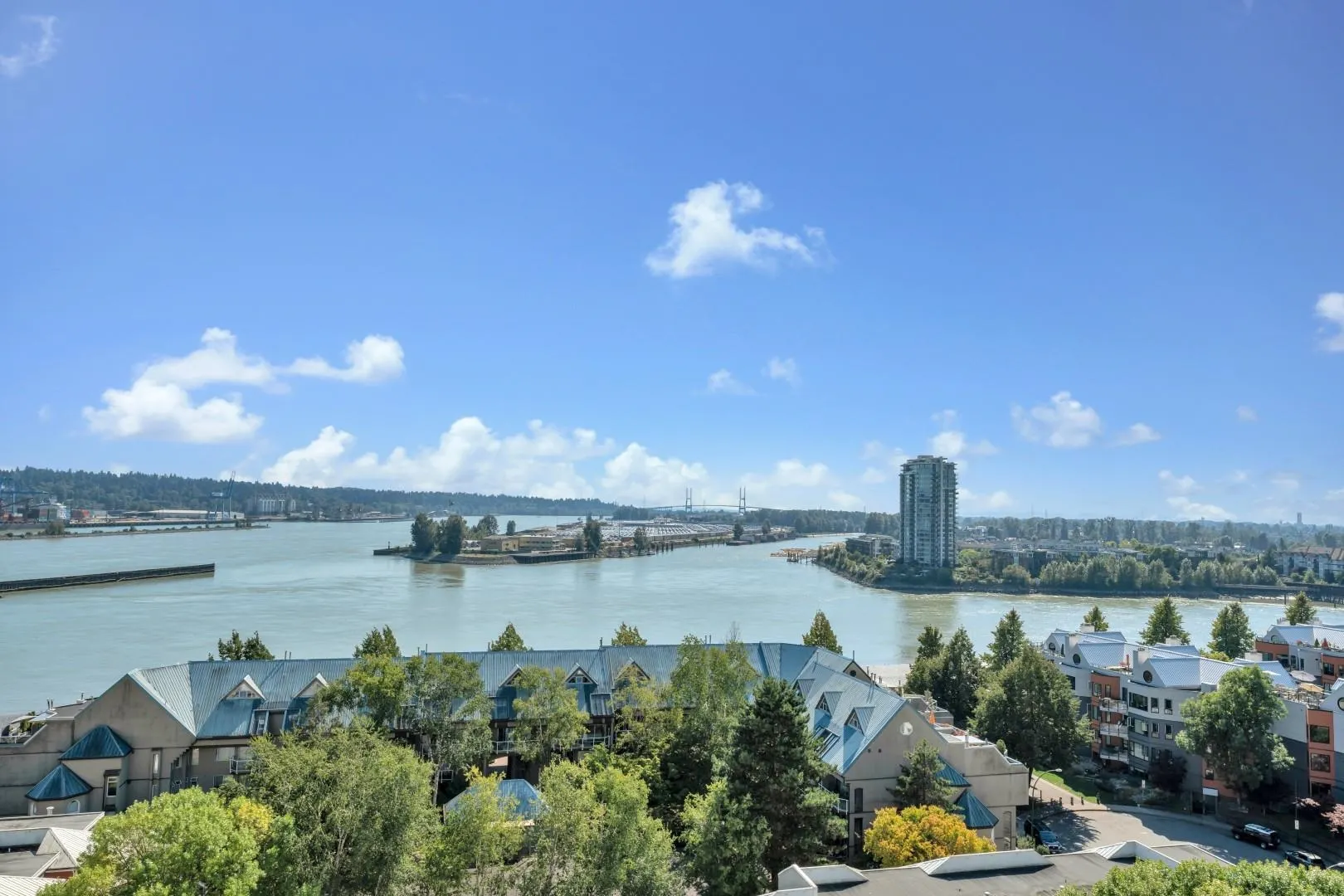 1205 1065 Quayside Drive