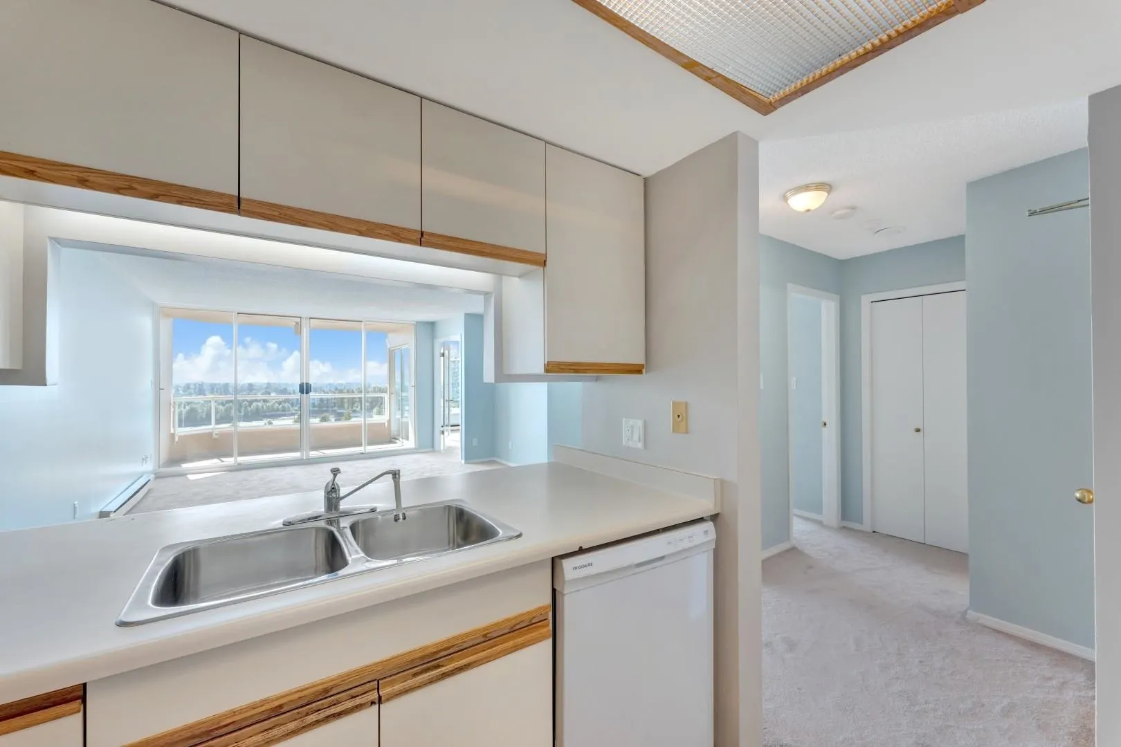 1205 1065 Quayside Drive