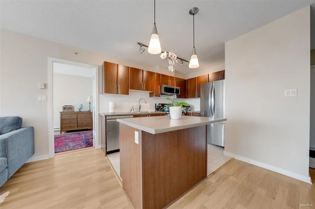 3003 1178 Heffley Crescent