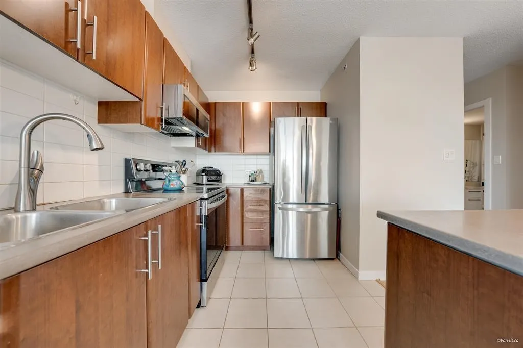 3003 1178 Heffley Crescent