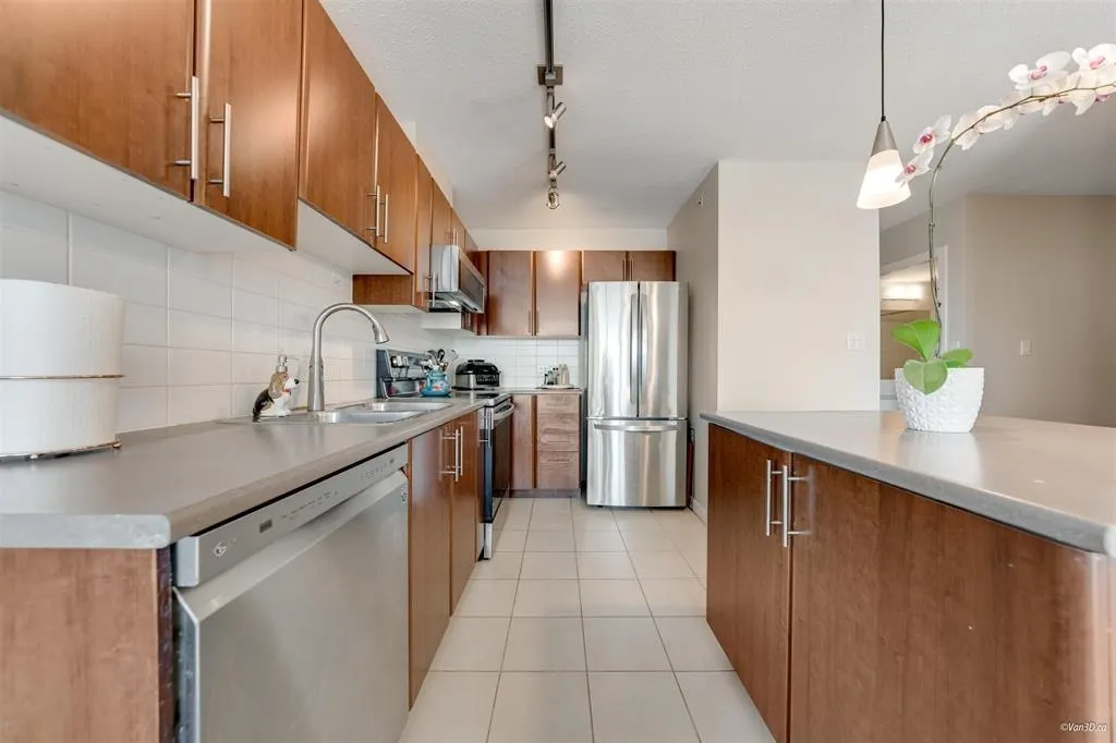 3003 1178 Heffley Crescent