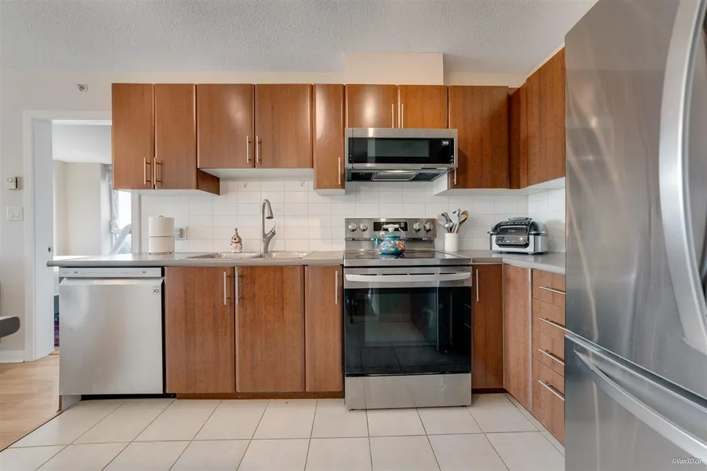 3003 1178 Heffley Crescent