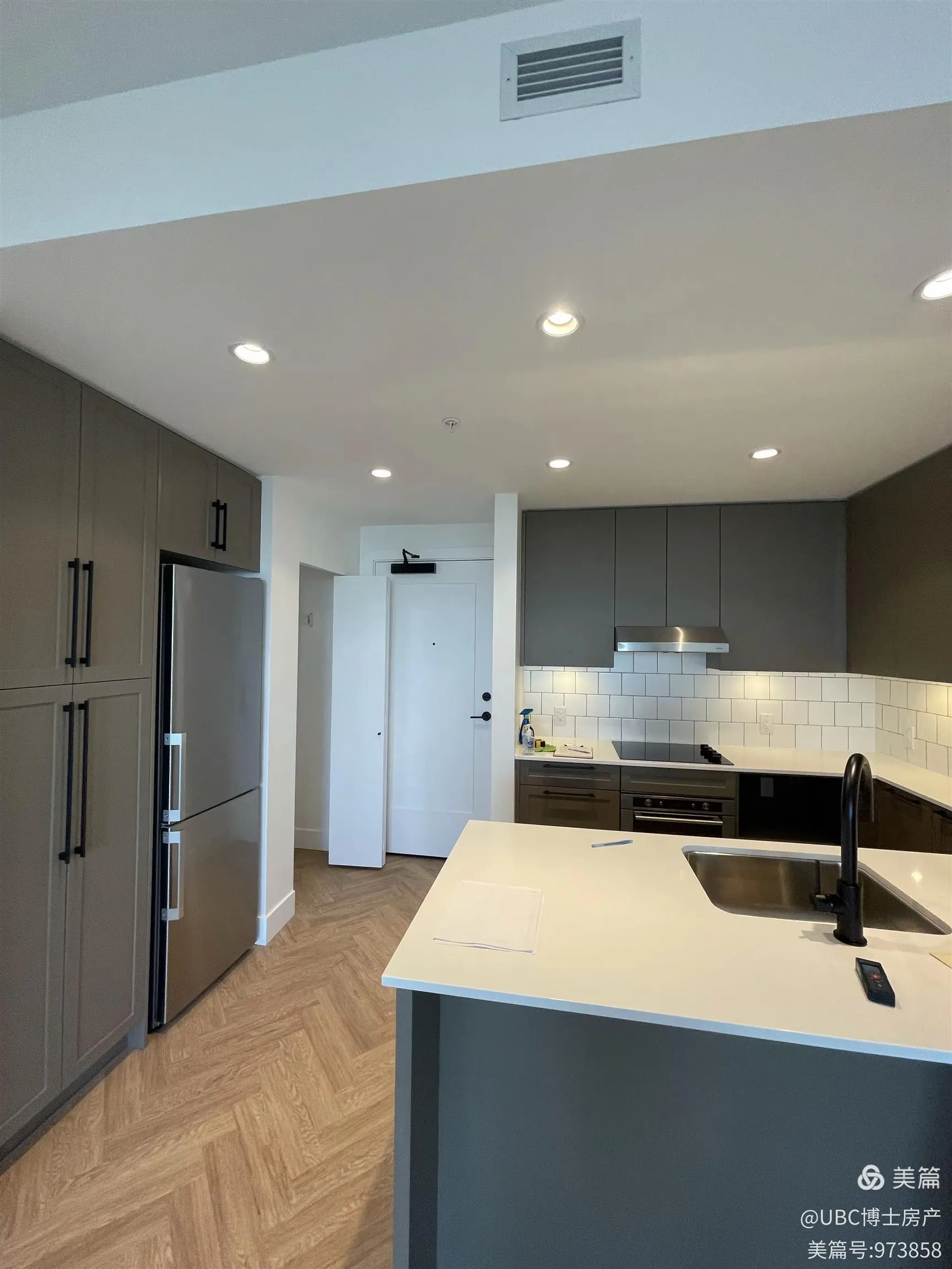 306 9228 Slope Mews
