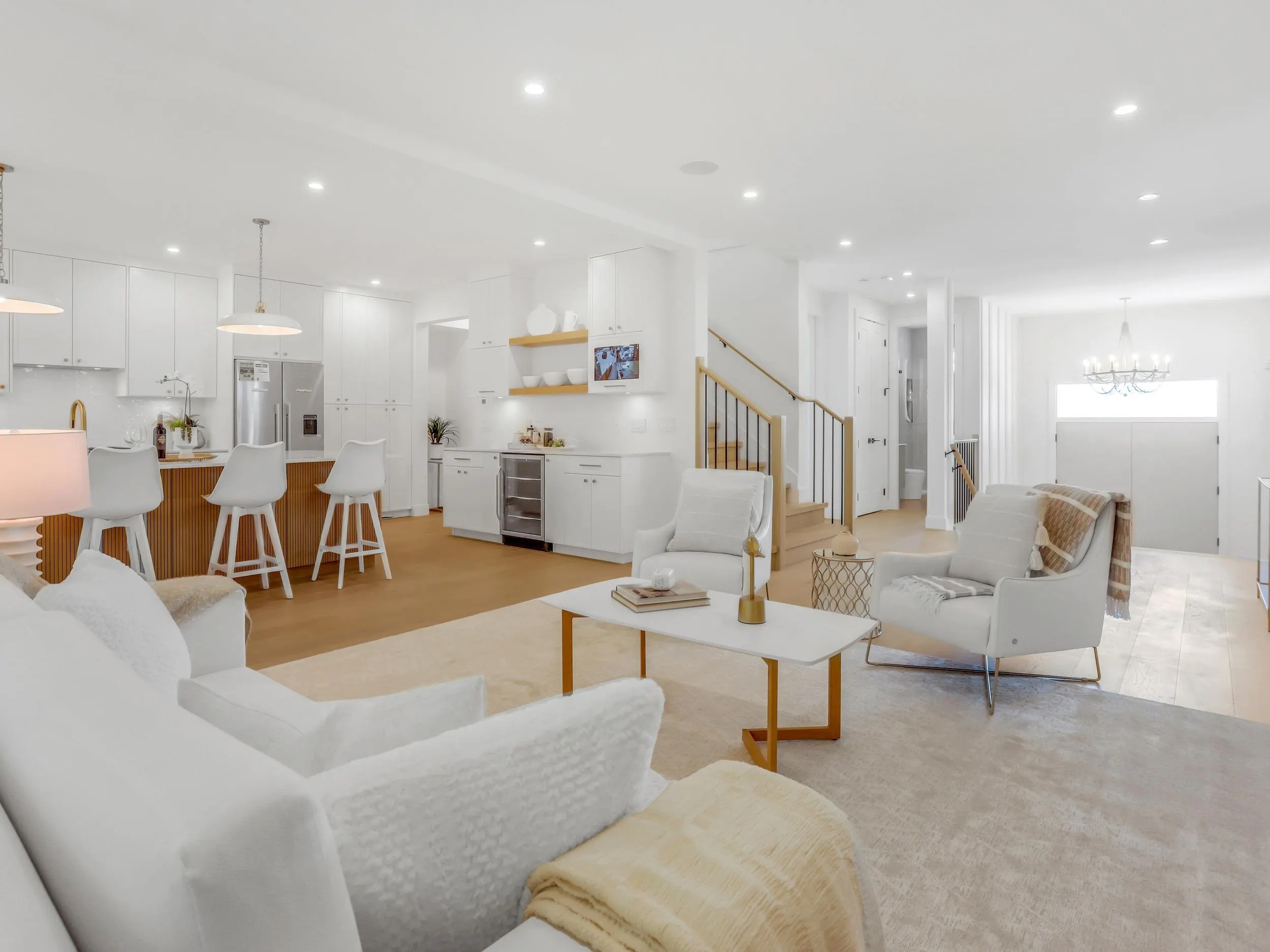 3553 Monson Crescent