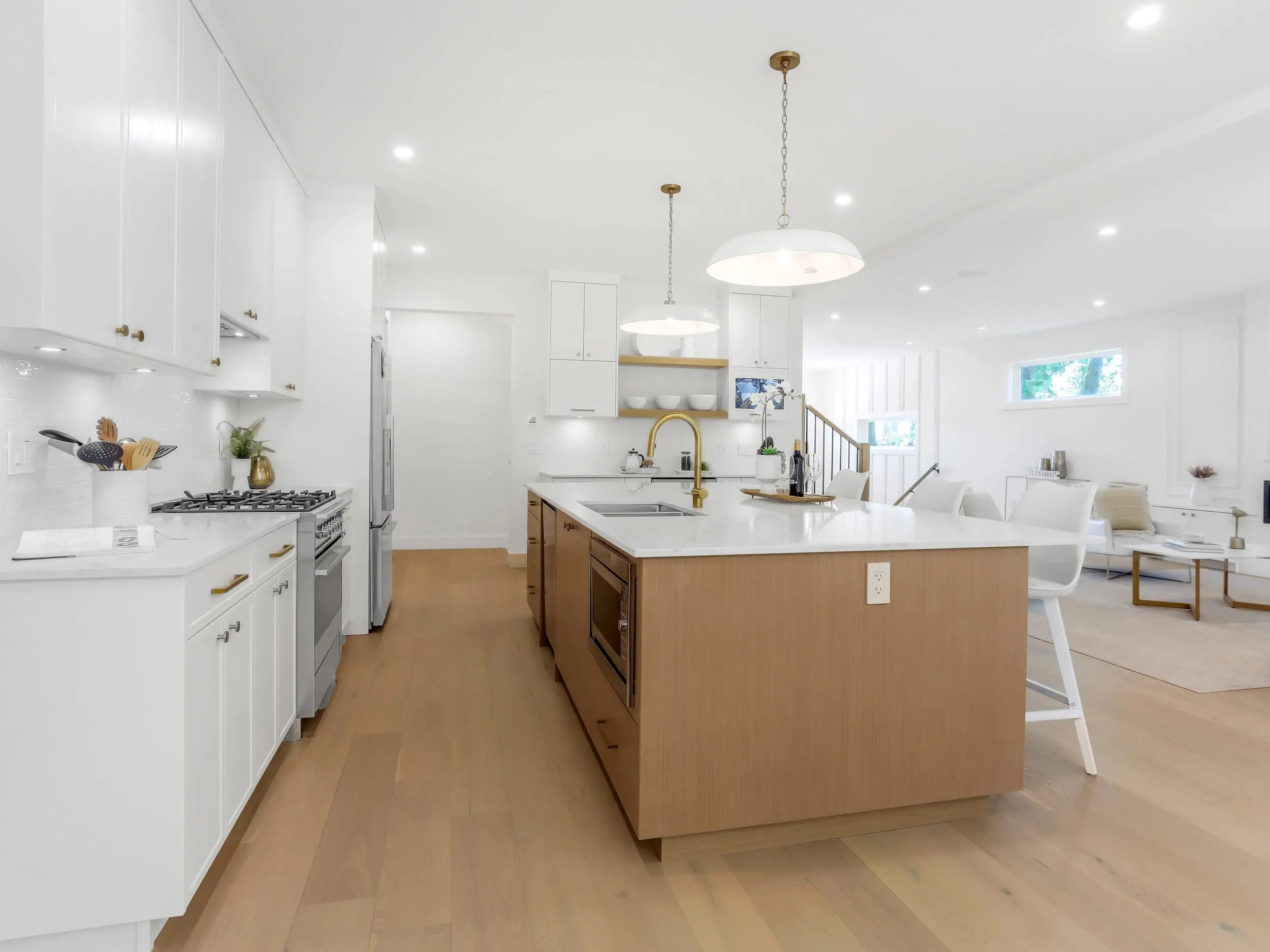 3553 Monson Crescent