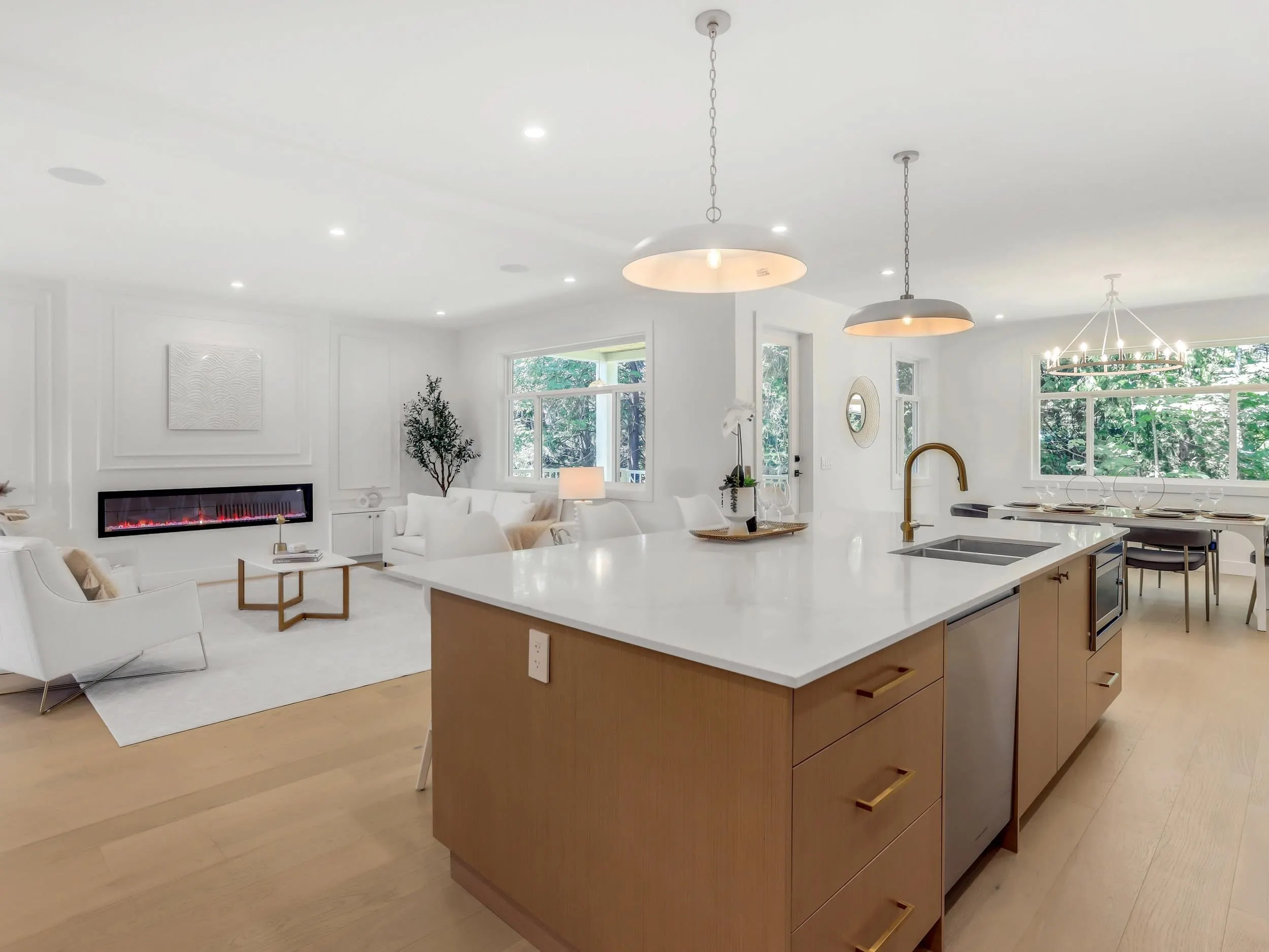 3553 Monson Crescent