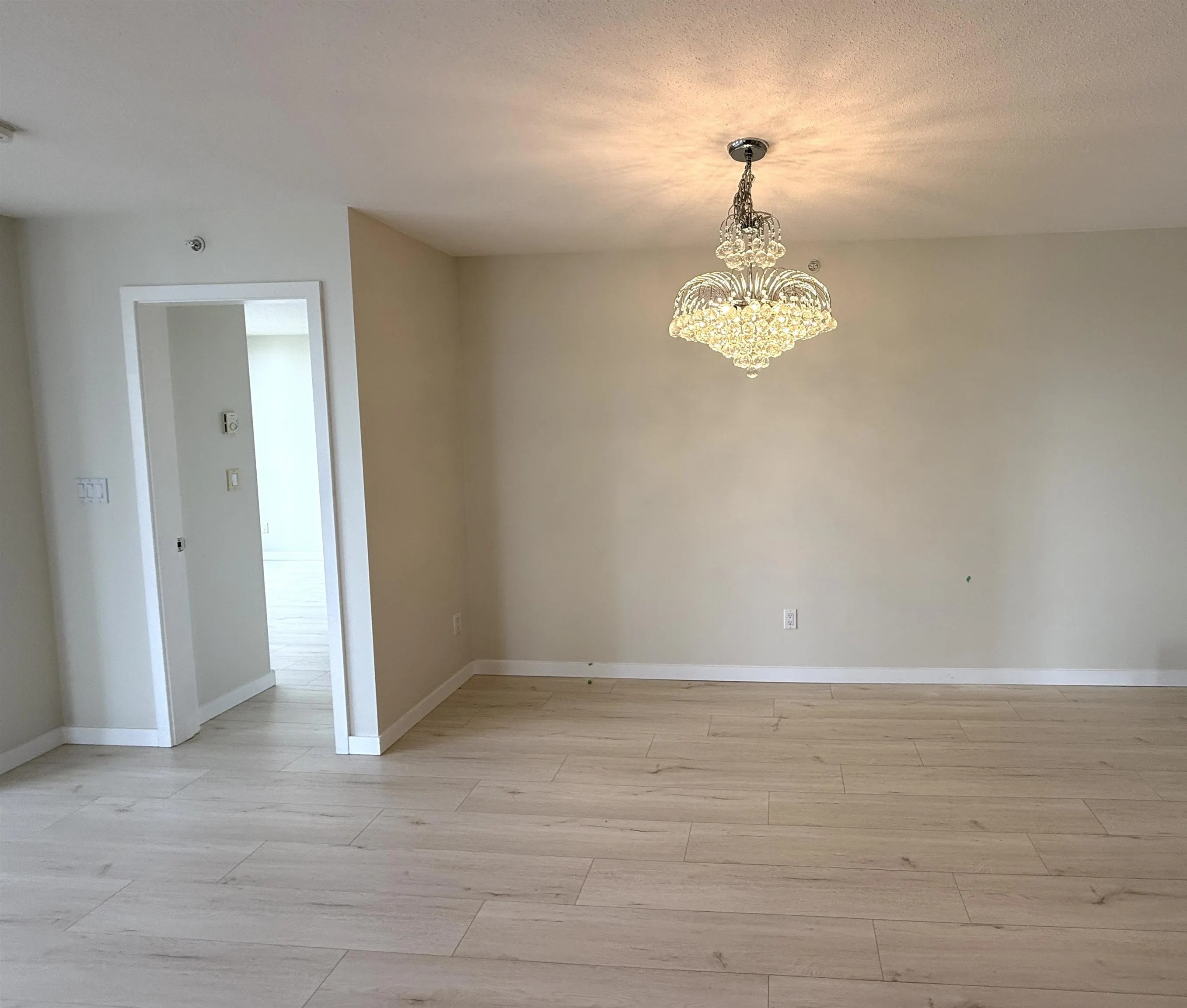 14XX 4333 Central Boulevard