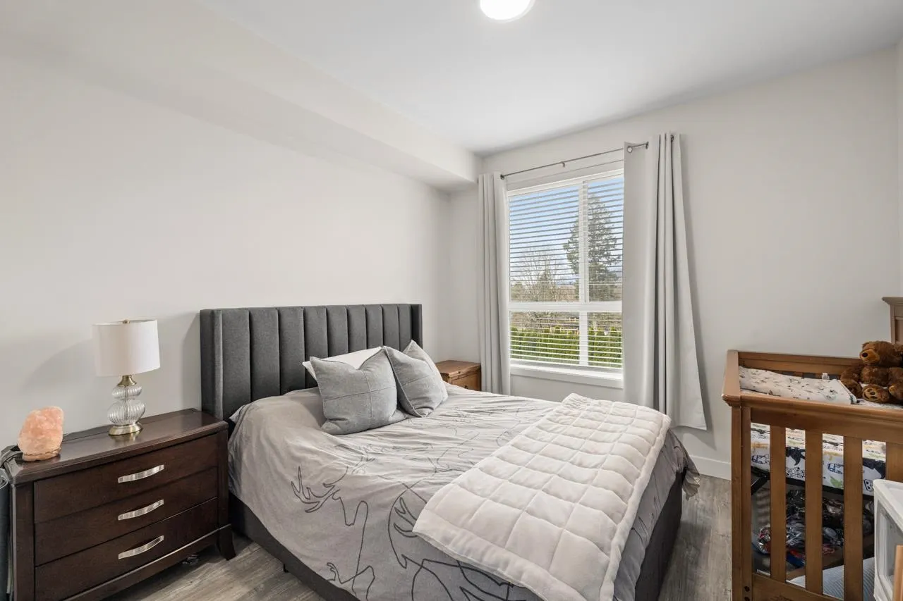 309 9450 Robson Street