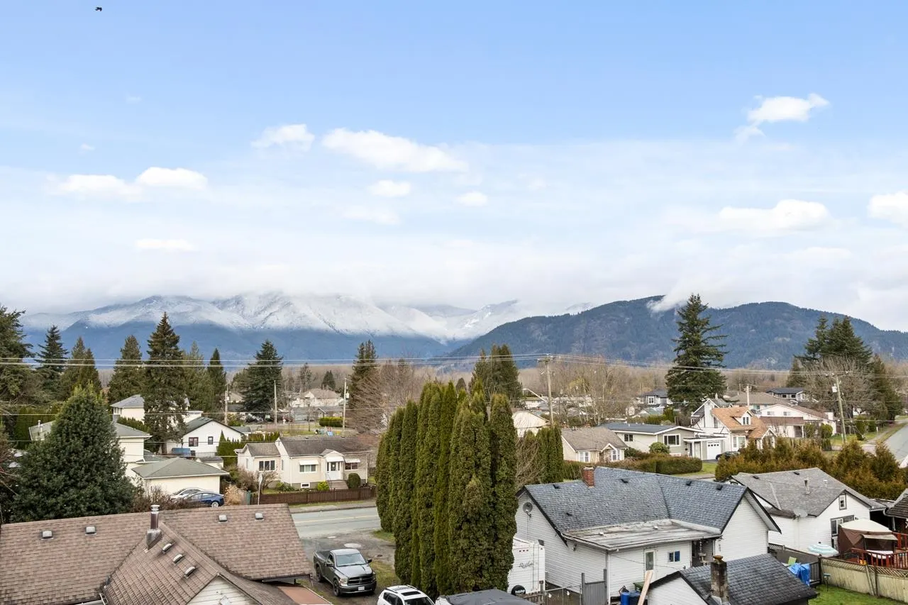 309 9450 Robson Street