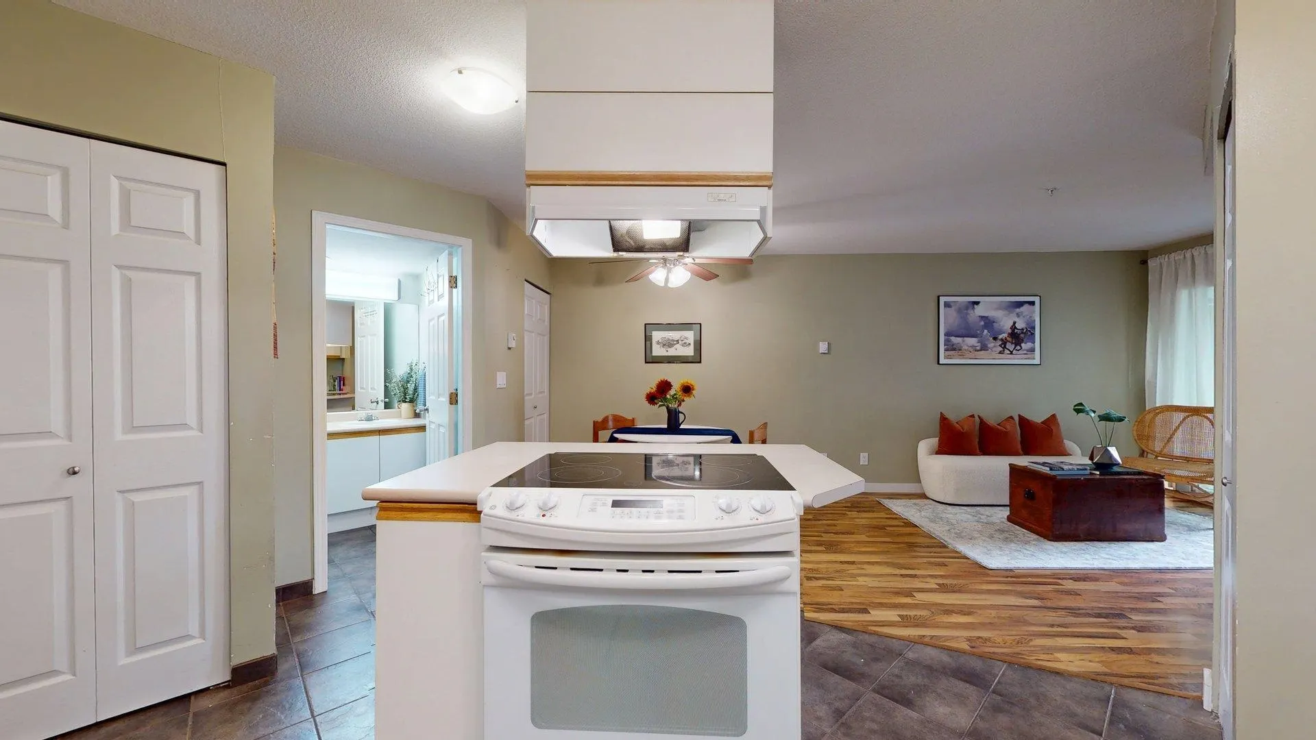 C210 40140 Willow Crescent