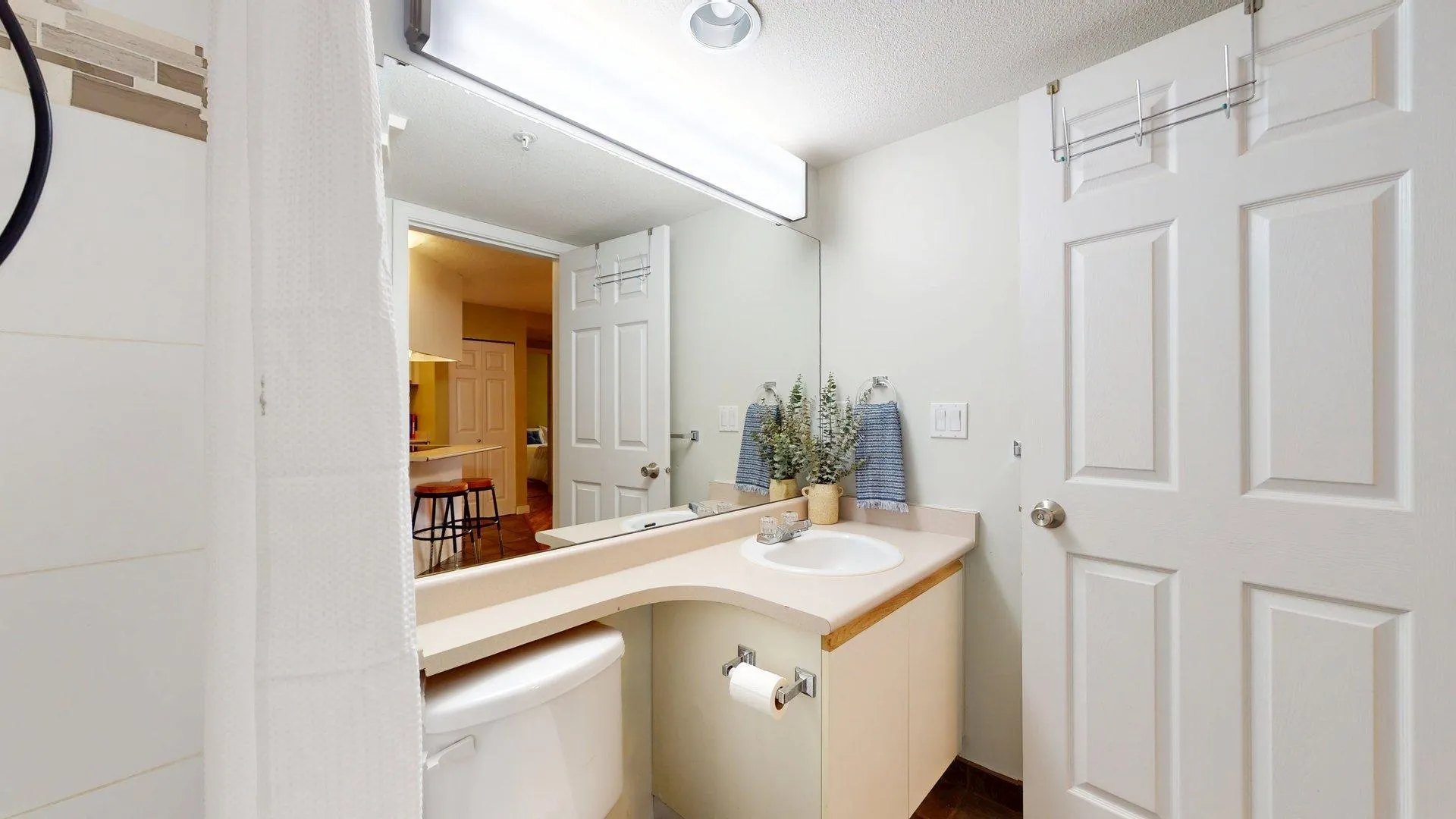 C210 40140 Willow Crescent