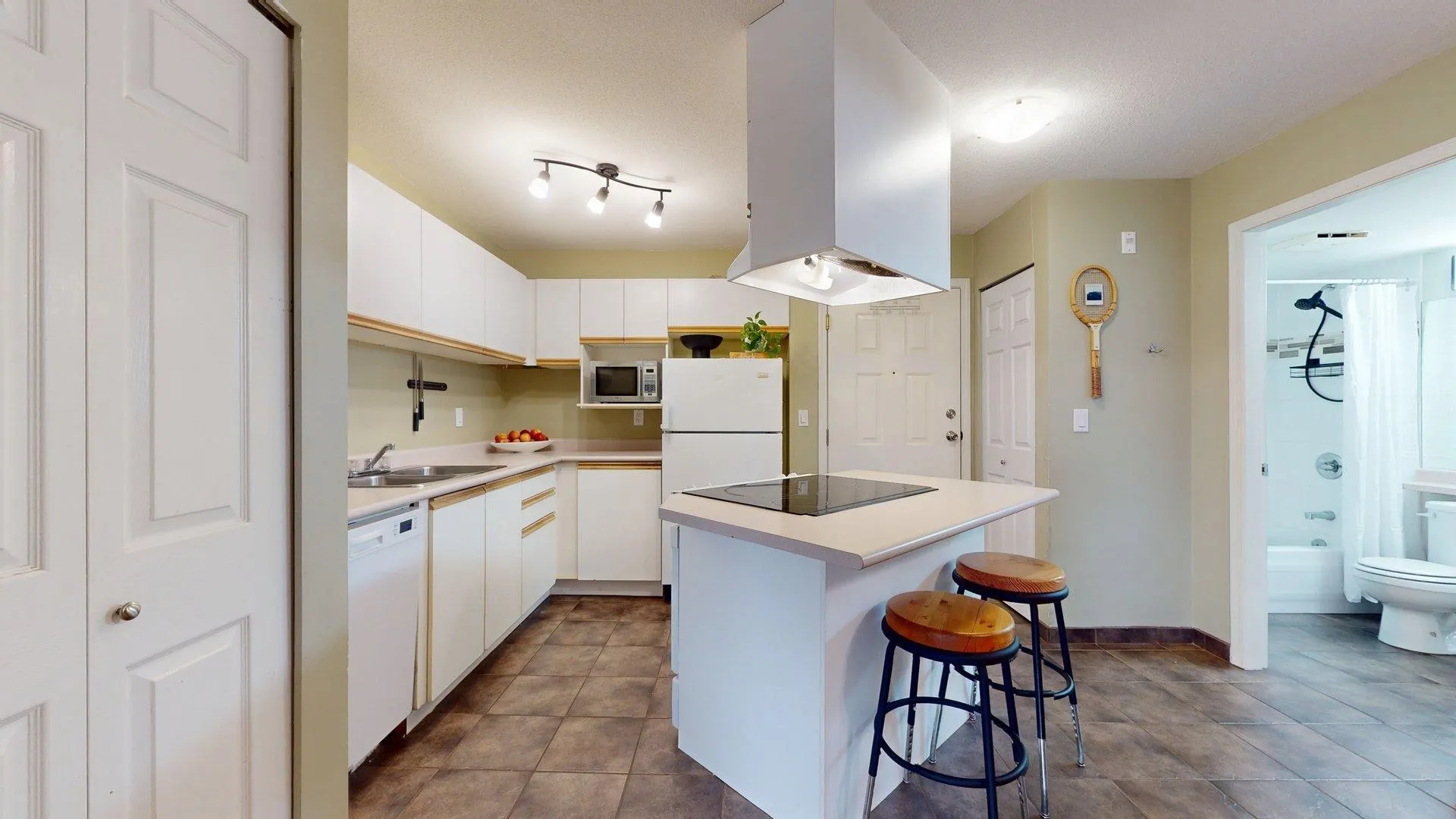 C210 40140 Willow Crescent