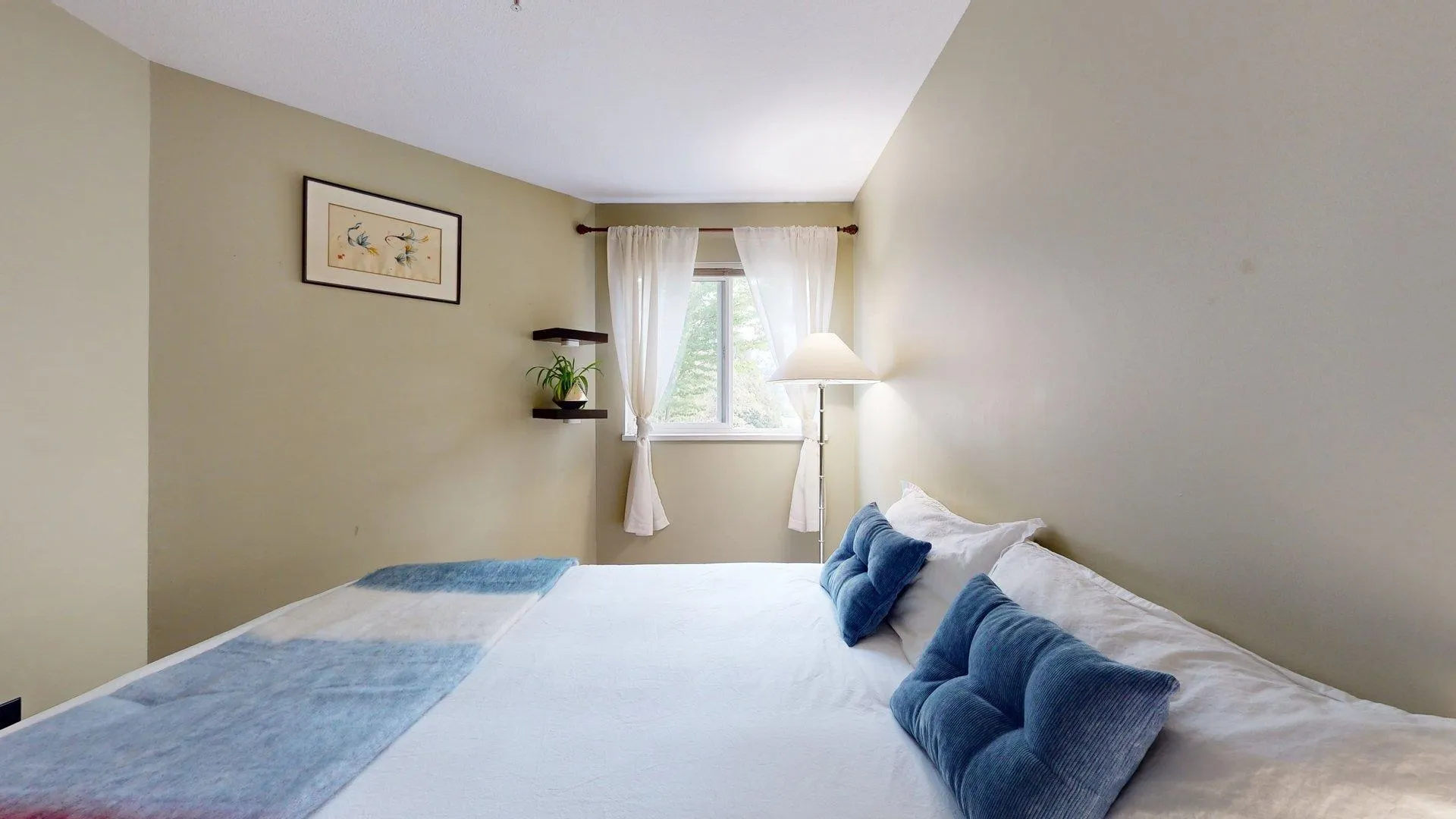 C210 40140 Willow Crescent