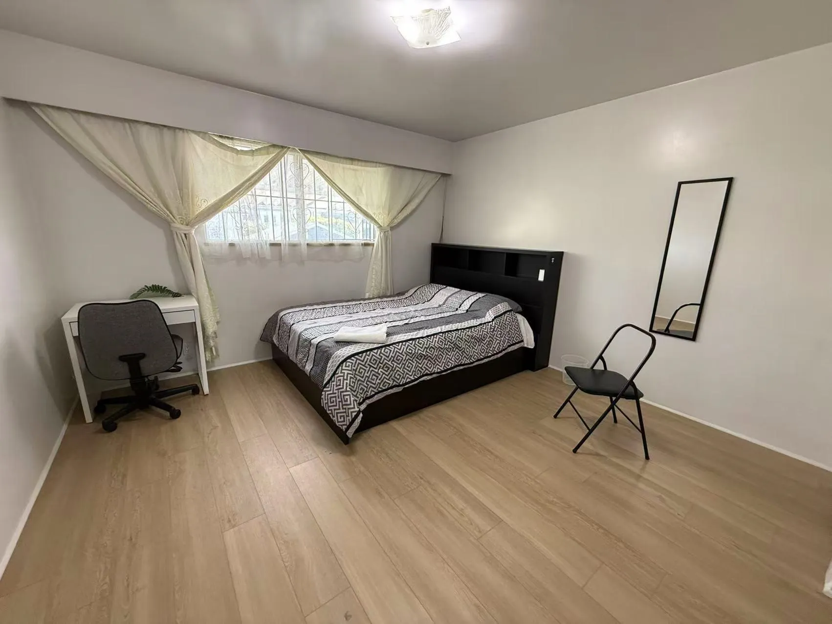 Main 3470 Dundas Street