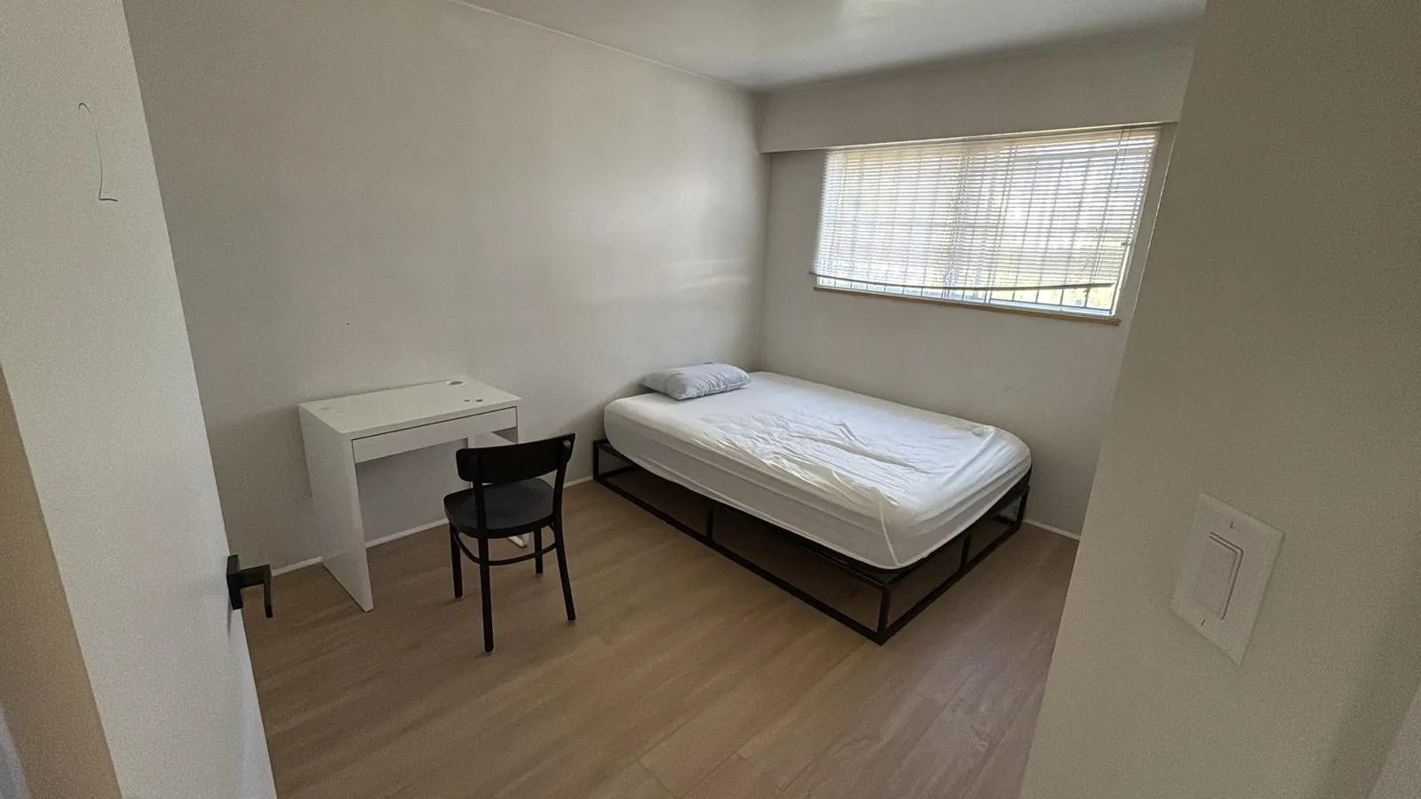 Main 3470 Dundas Street