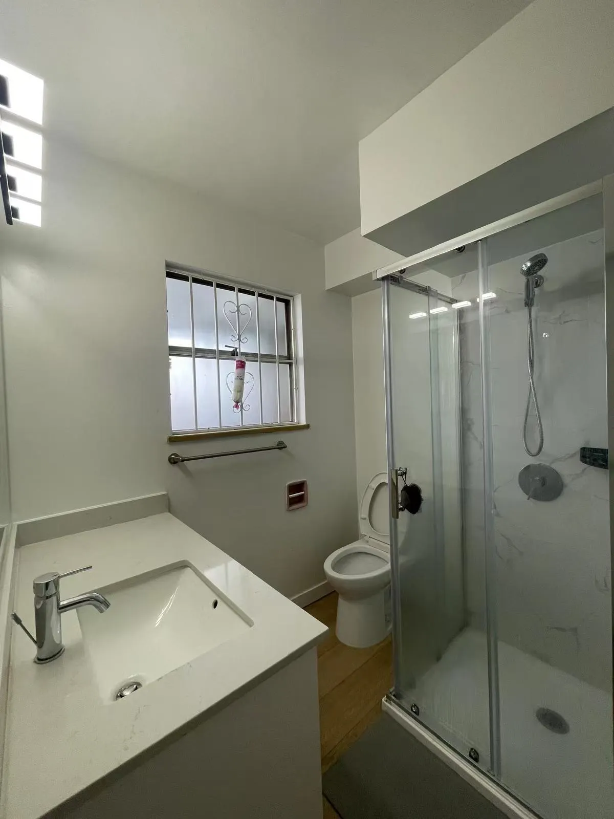 Main 3470 Dundas Street
