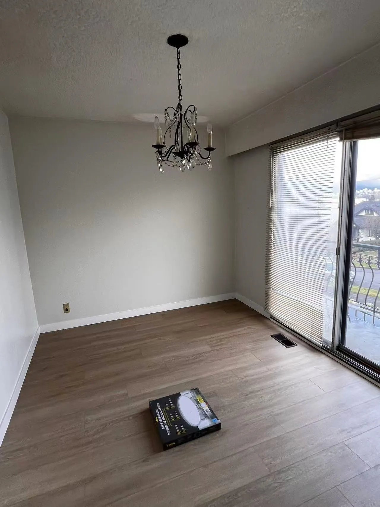 Main 3470 Dundas Street