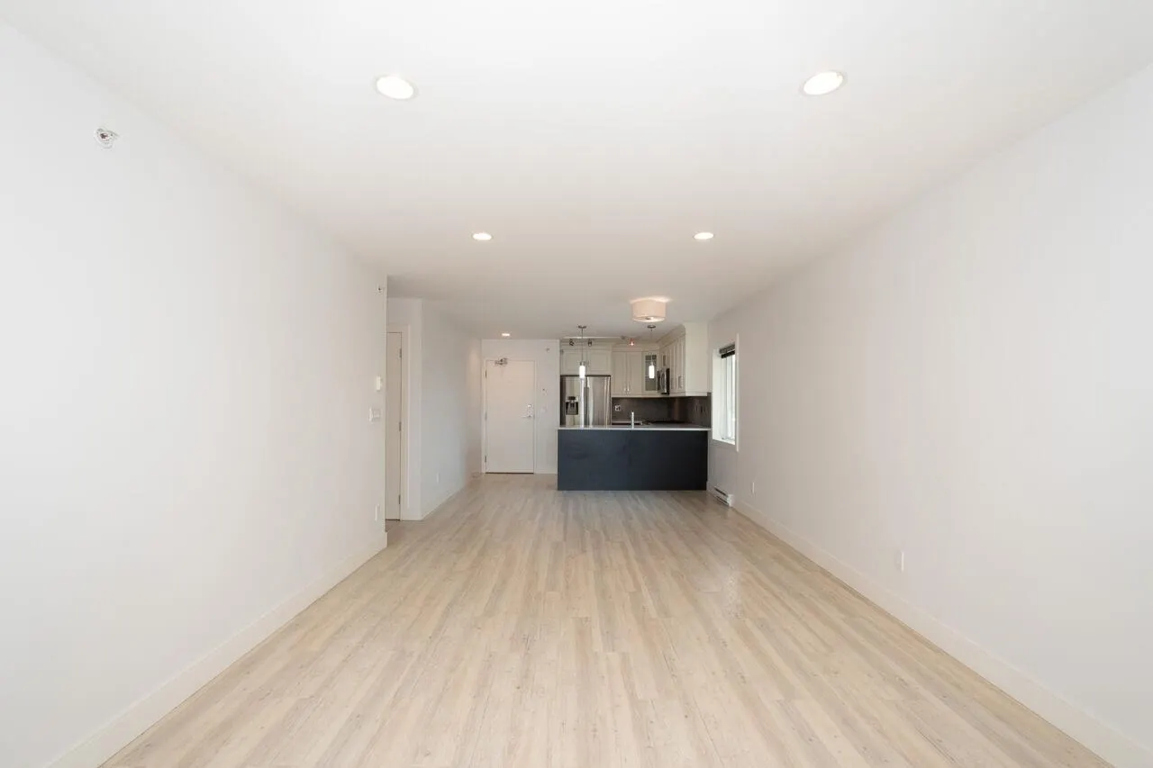 301 4548 Hastings Street