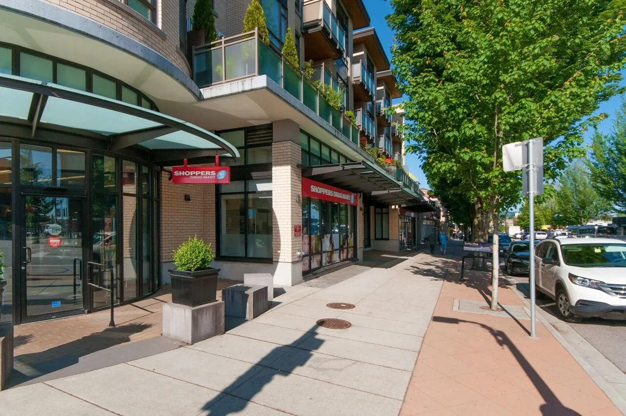 301 4548 Hastings Street