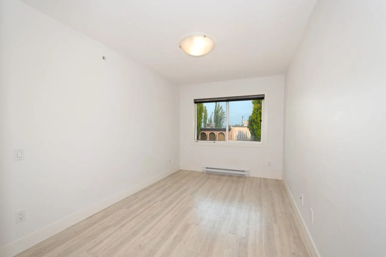 301 4548 Hastings Street