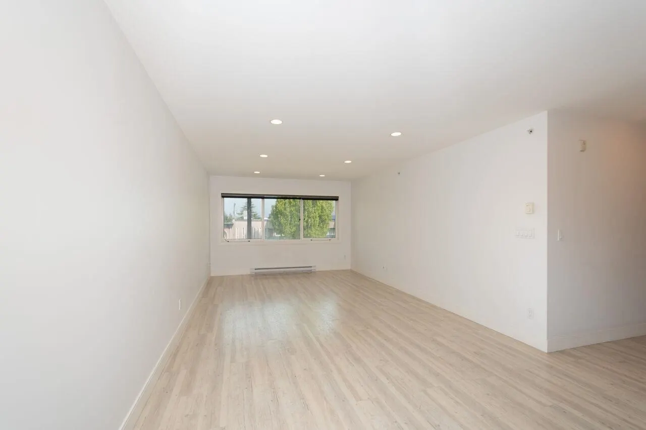 301 4548 Hastings Street