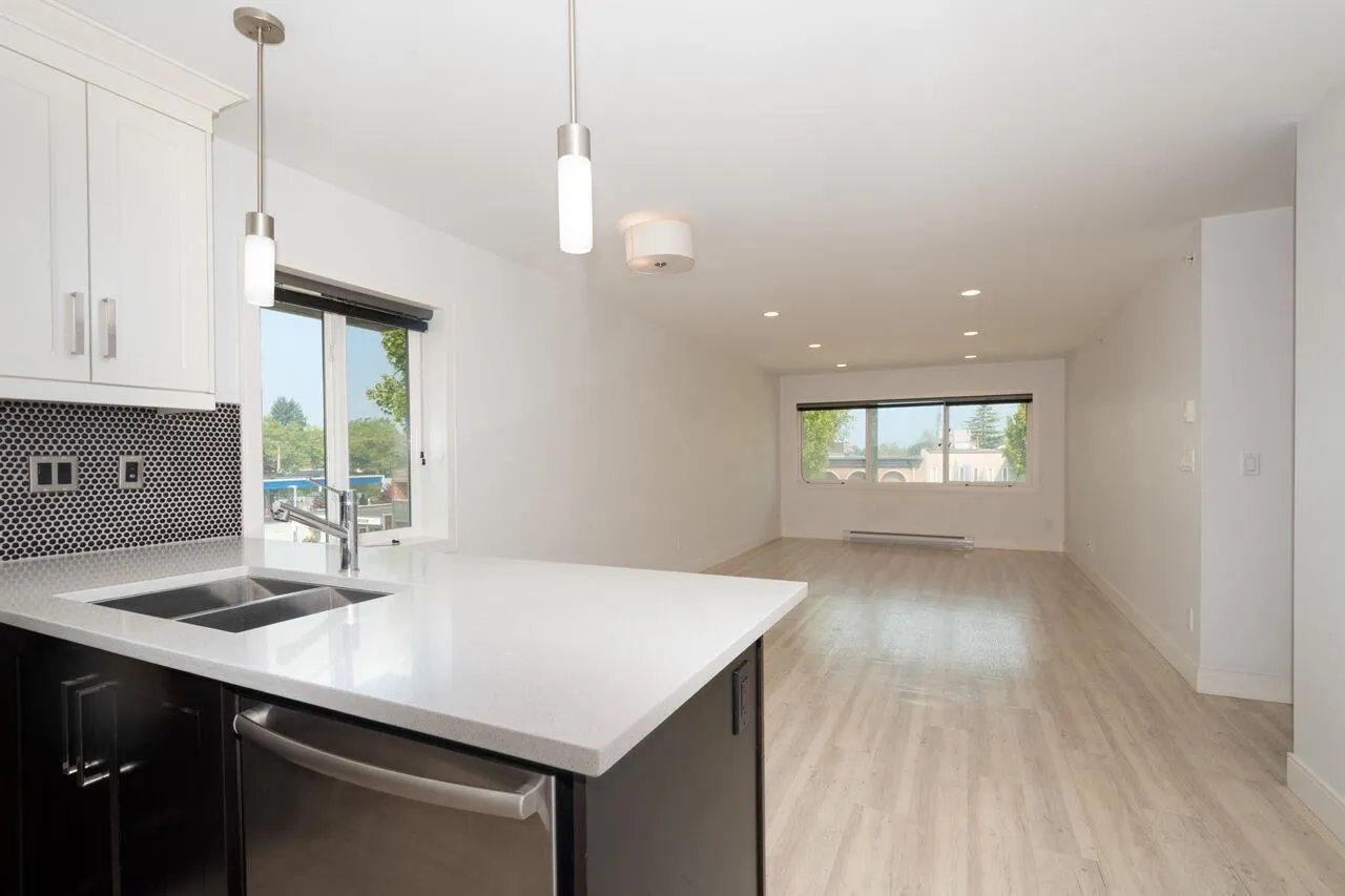 301 4548 Hastings Street