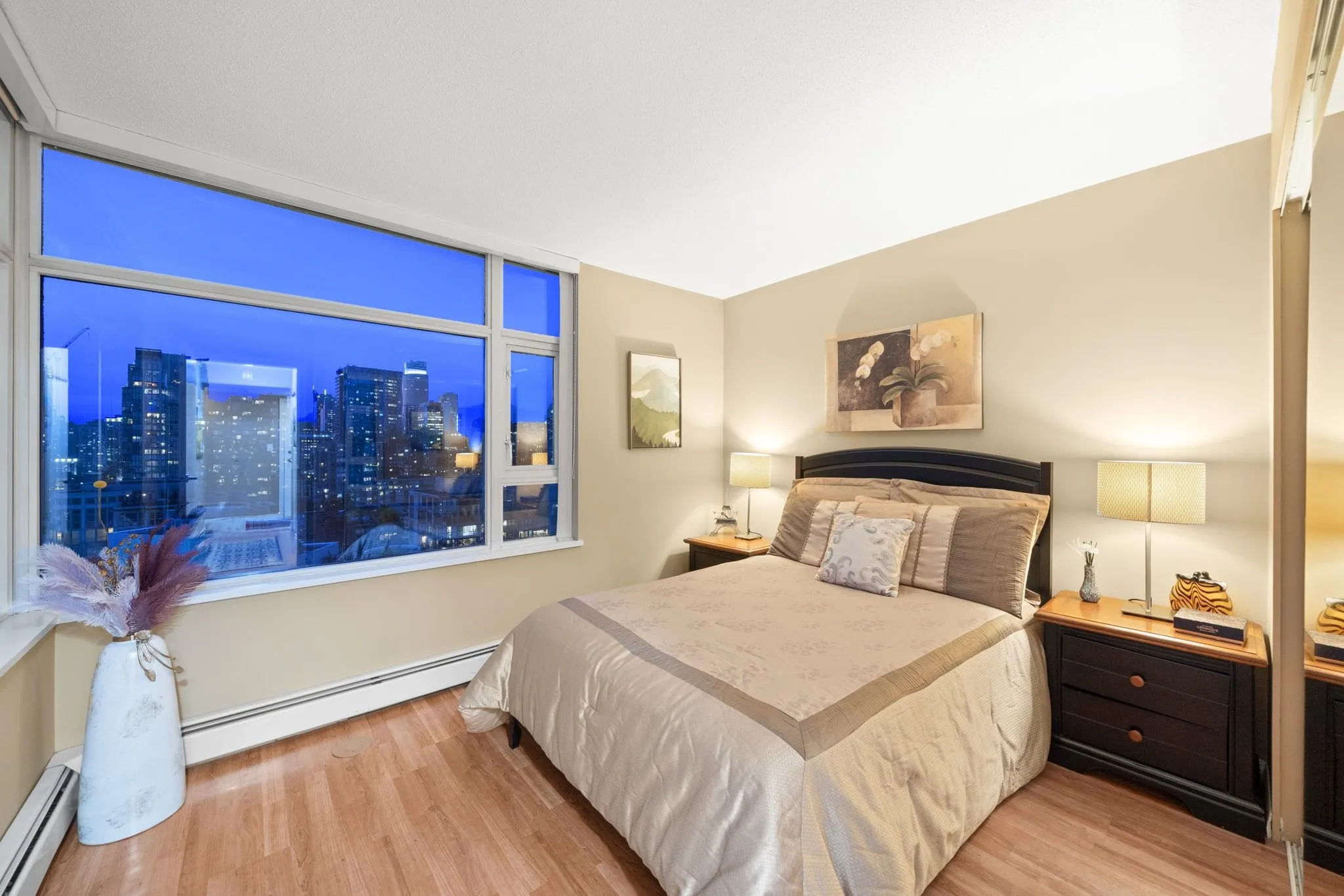 2306 1199 Marinaside Crescent